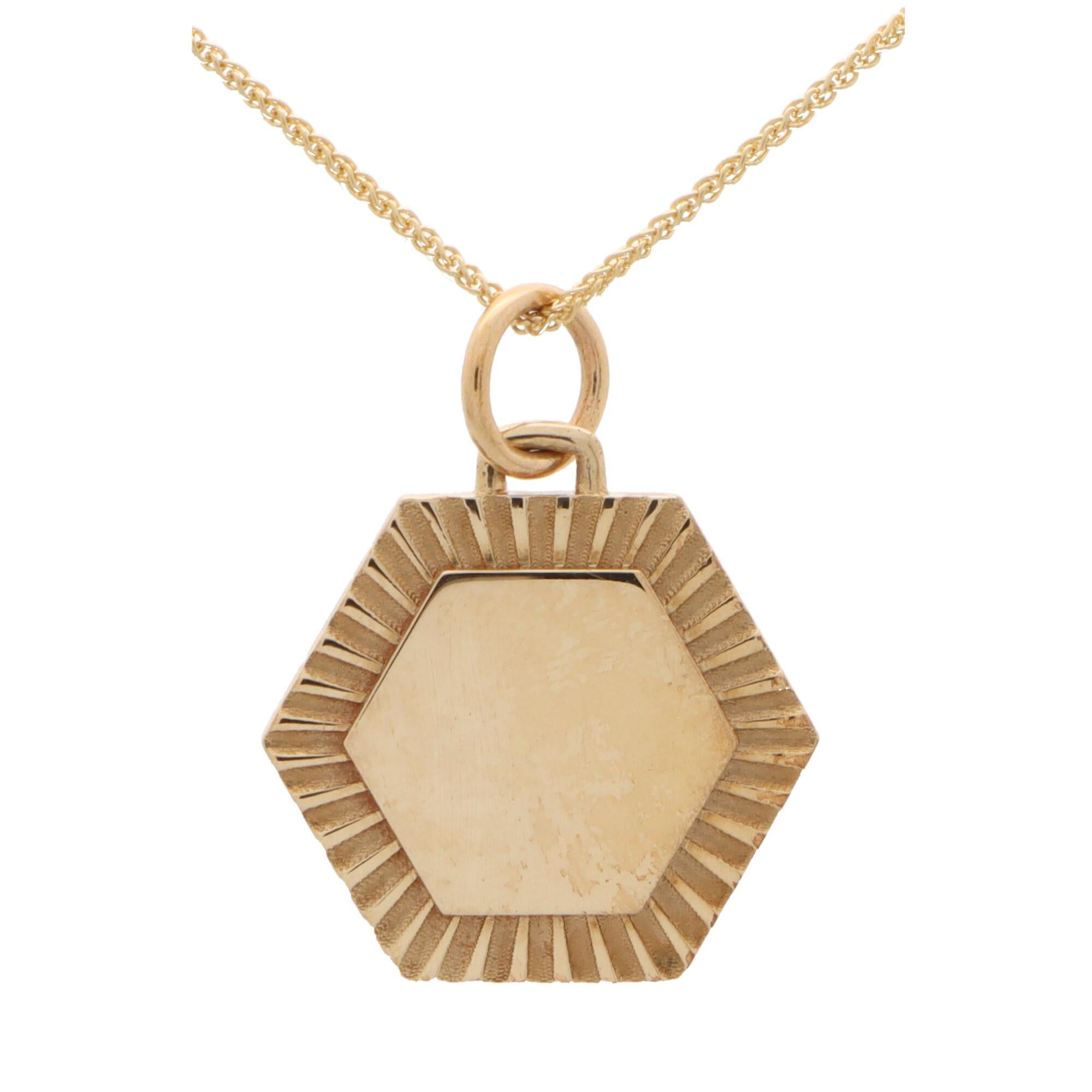 Hexagonal Coin / Disc Pendant Set in Solid 9k Gold In New Condition For Sale In London, GB