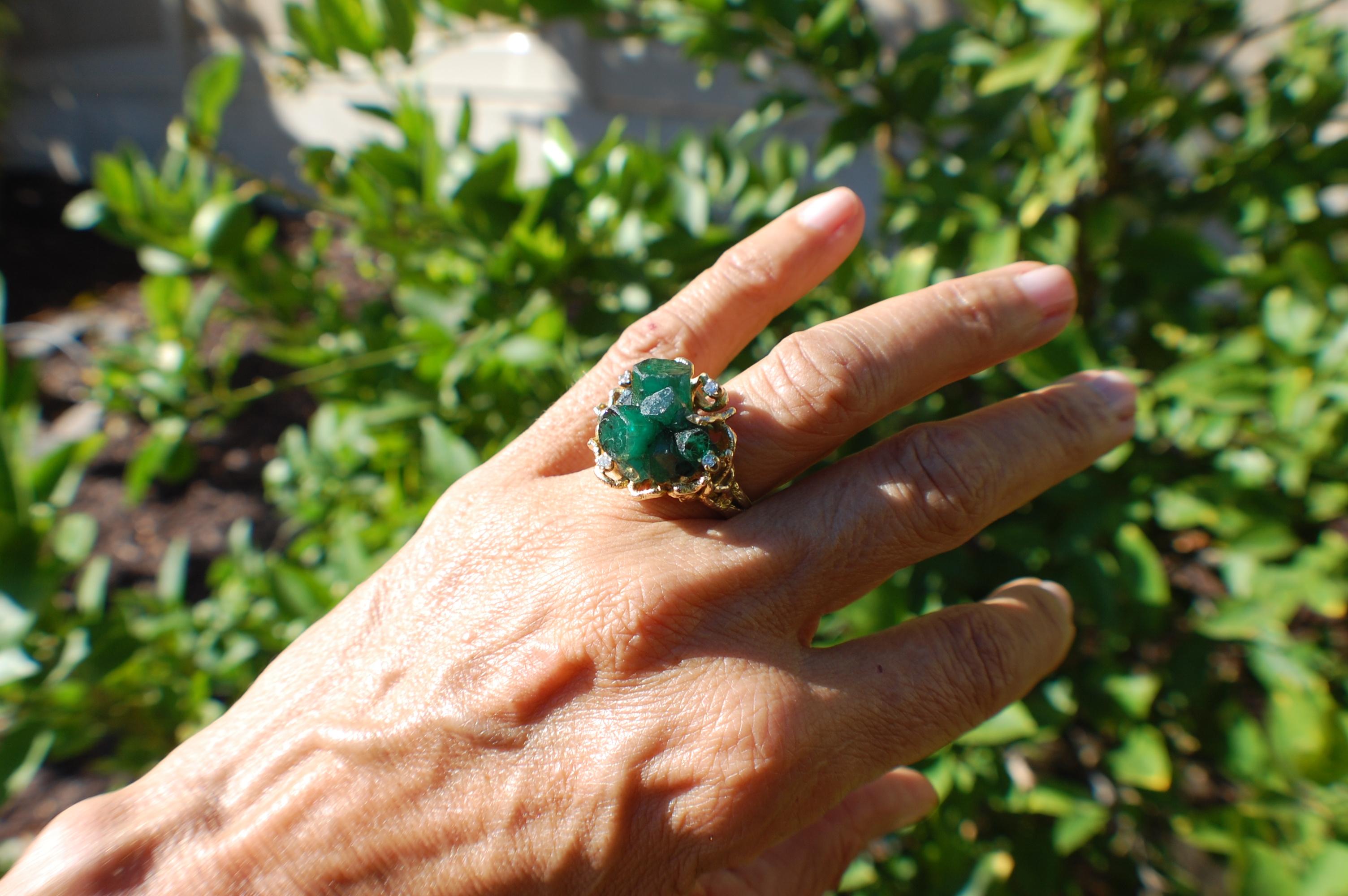 Contemporary Hexagonal Crystal Emerald Beryl 20 Carat Ring 14 Karat Yellow Gold