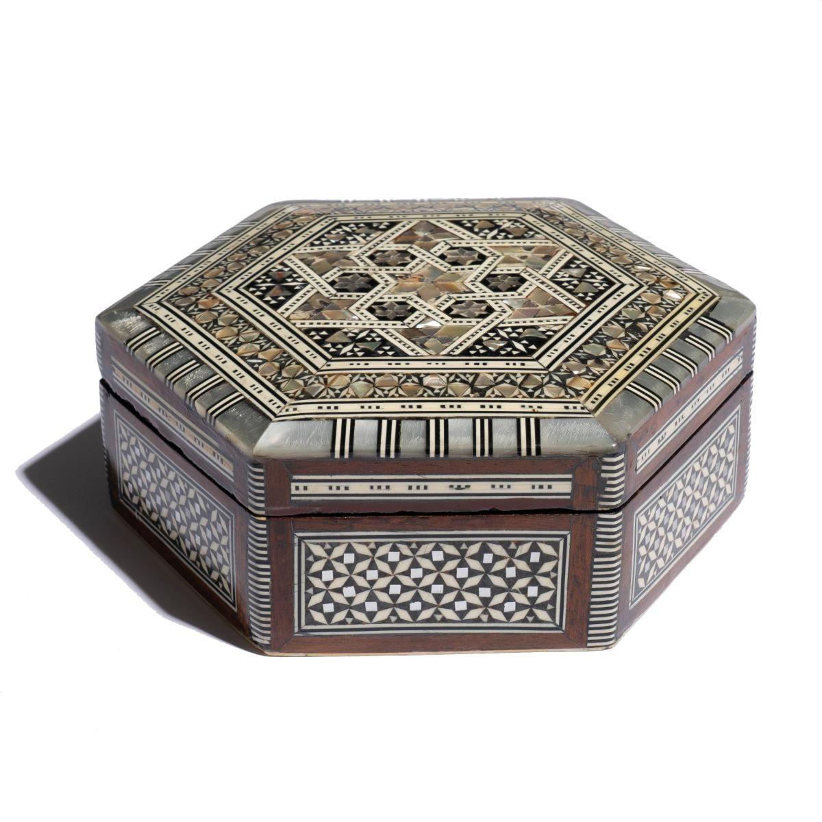 Hexagonal Damascus Box with Hinged Lid 2