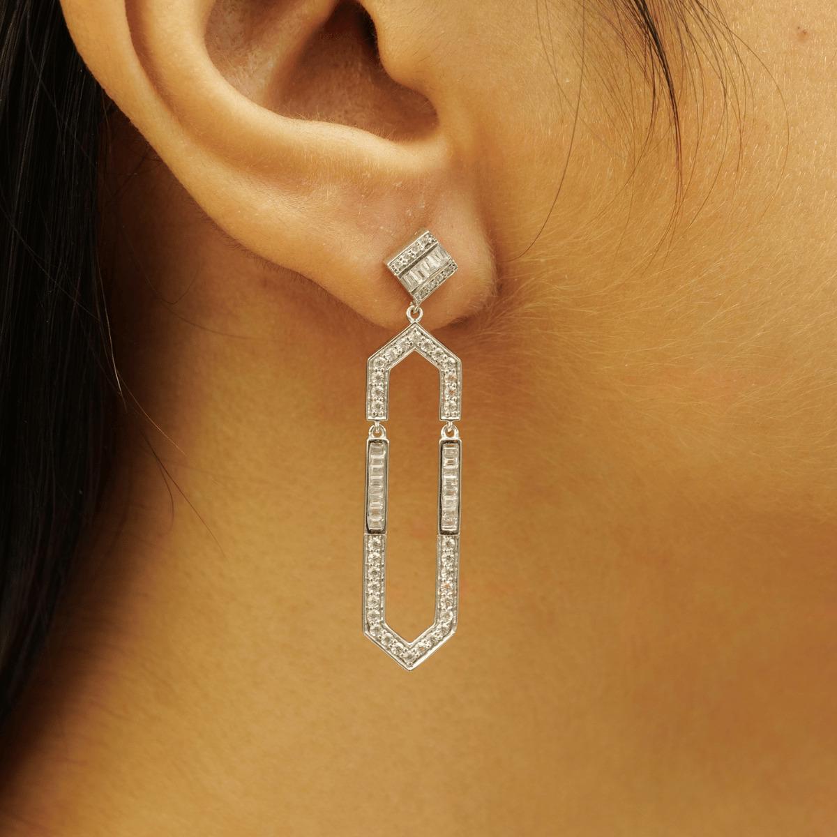 Art Déco Orecchini esagonali con diamante pendente in oro massiccio 14K (certificati) in vendita
