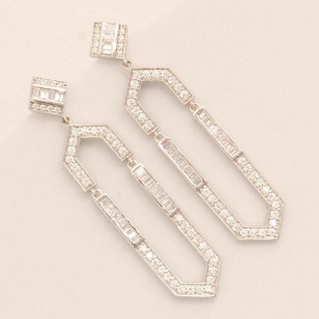 Donna Orecchini esagonali con diamante pendente in oro massiccio 14K (certificati) in vendita