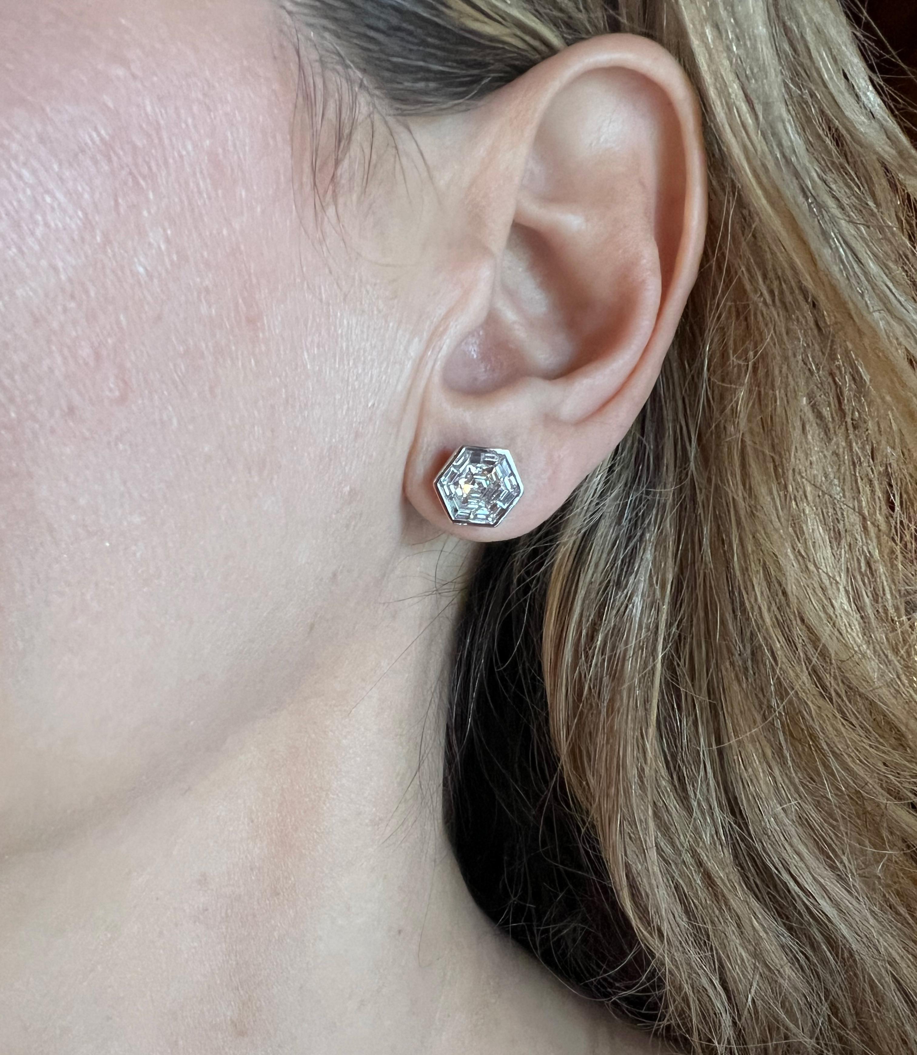 Modern Hexagonal Diamond Mosaic 18k White Gold Stud Earrings For Sale