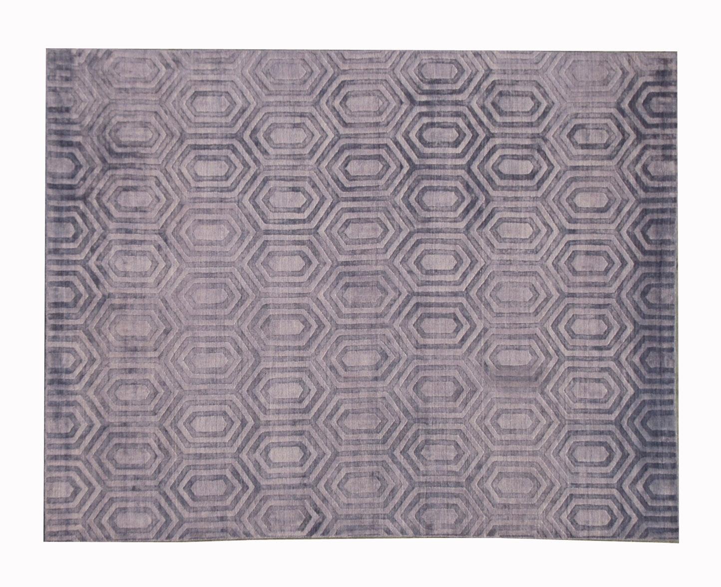 Vello di seta fatto a mano su una base di cotone.

Dimensioni approssimative: 5'6