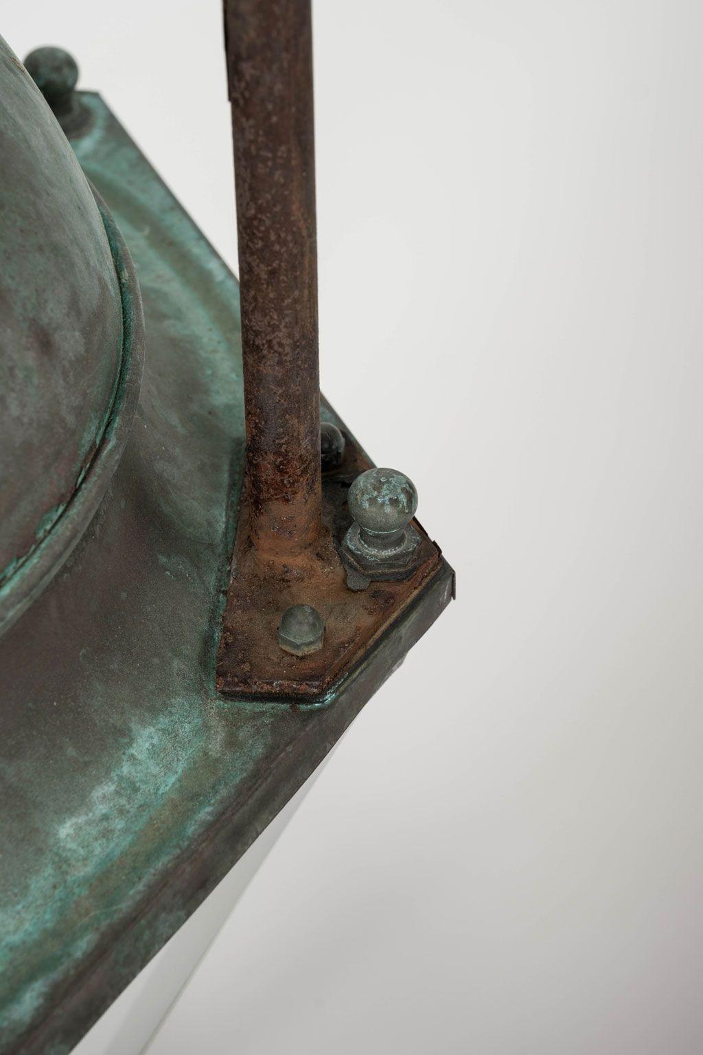 Farol hexagonal de cristal abovedado verde verdigris cobrizo siglo XX en venta