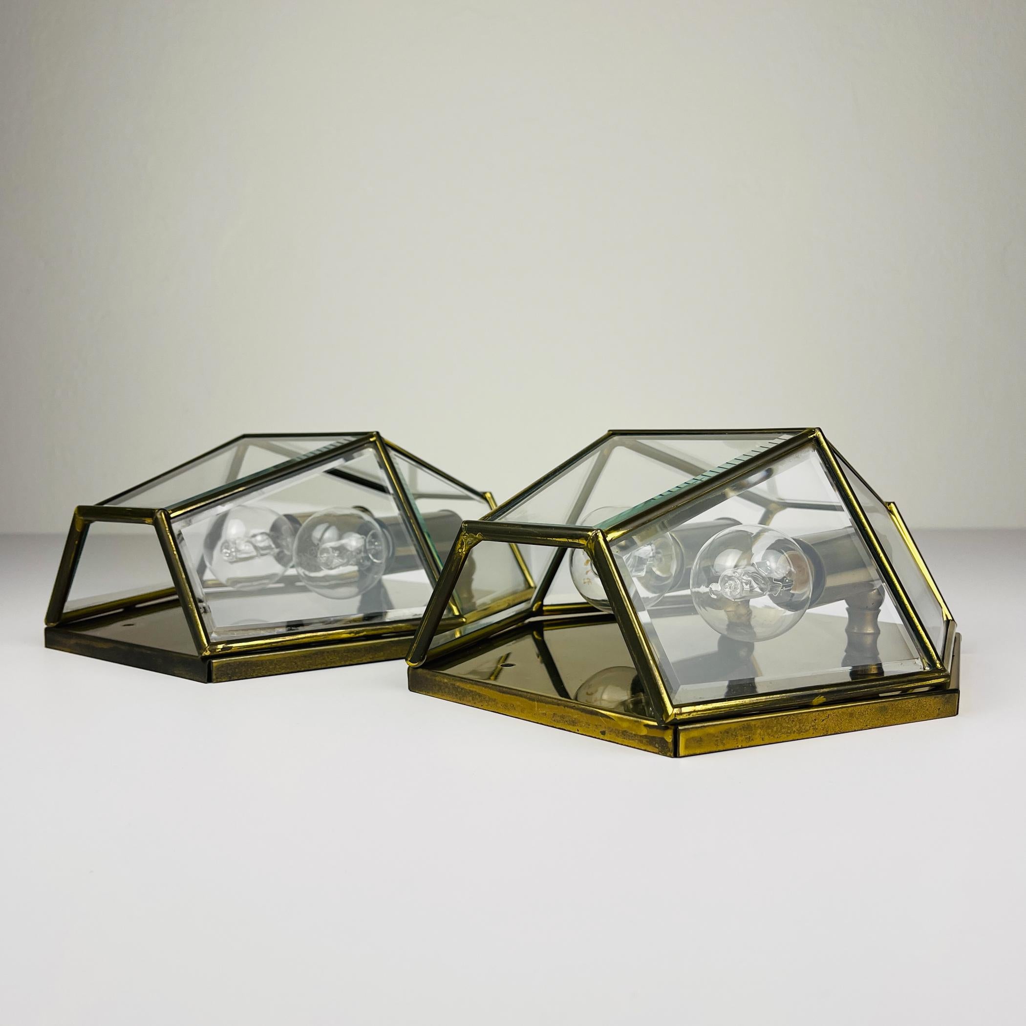 Sechseckige Wandleuchter aus Gold, Messing und Kristall, 1960er Jahre, 2er-Set im Angebot 7
