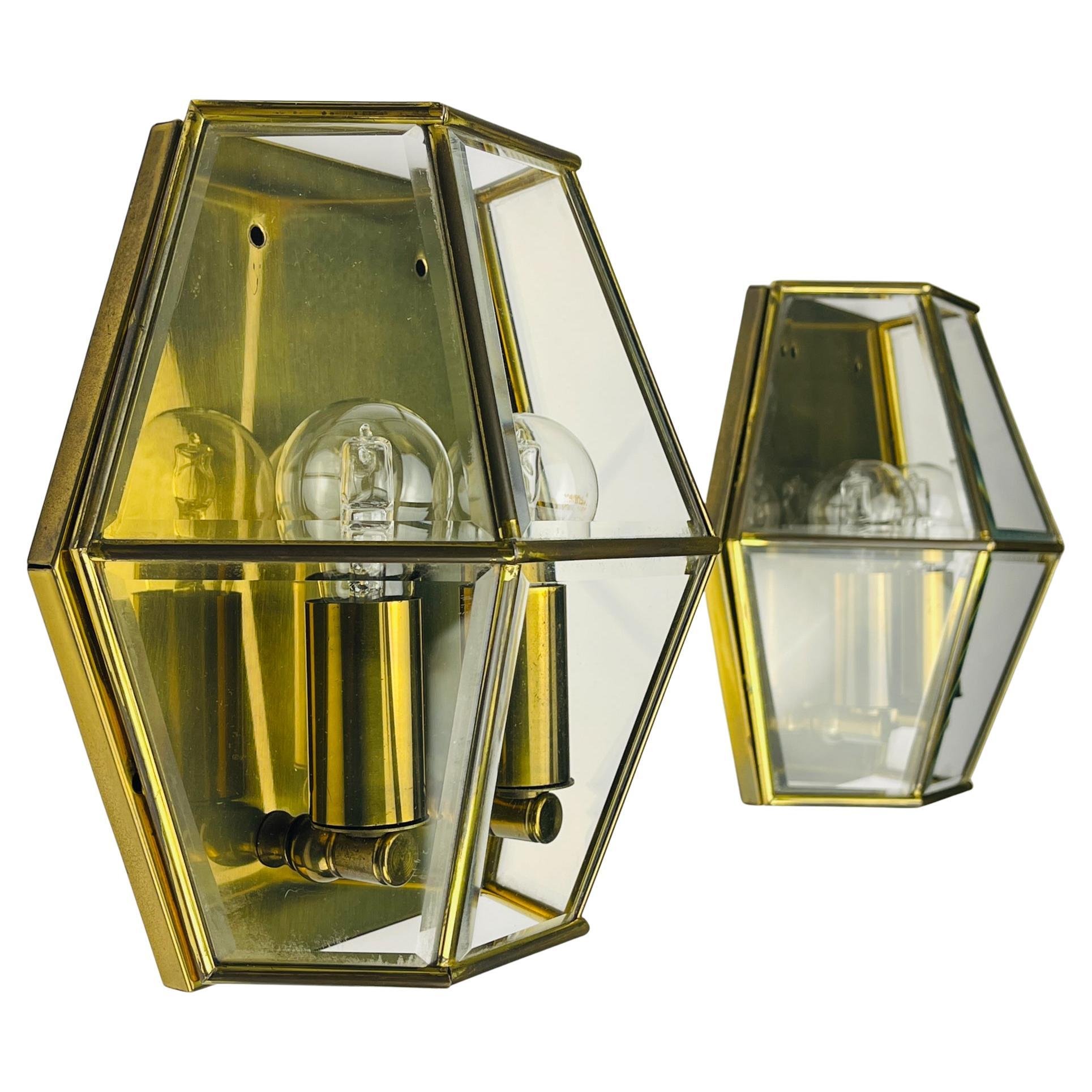Appliques hexagonales en laiton doré et cristal, années 1960, lot de 2