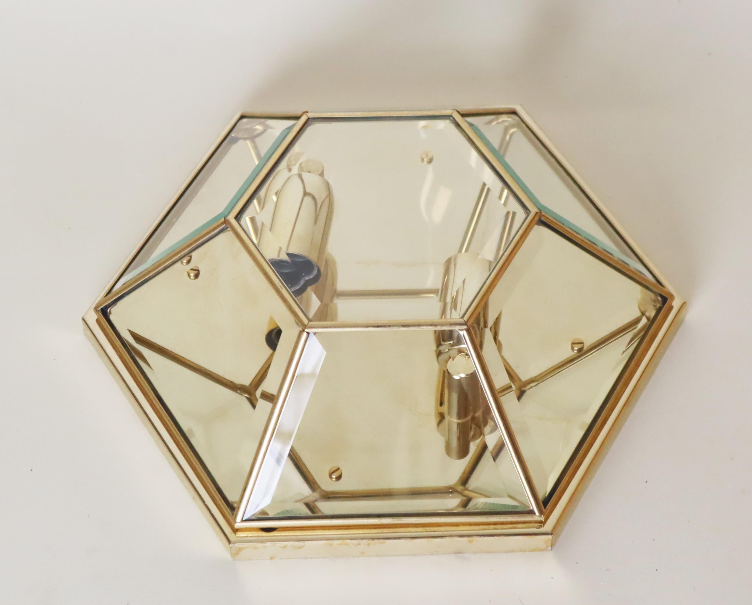 Lampe murale ou encastrée hexagonale plaquée or avec verre à facettes, Italie, années 1980 en vente 6