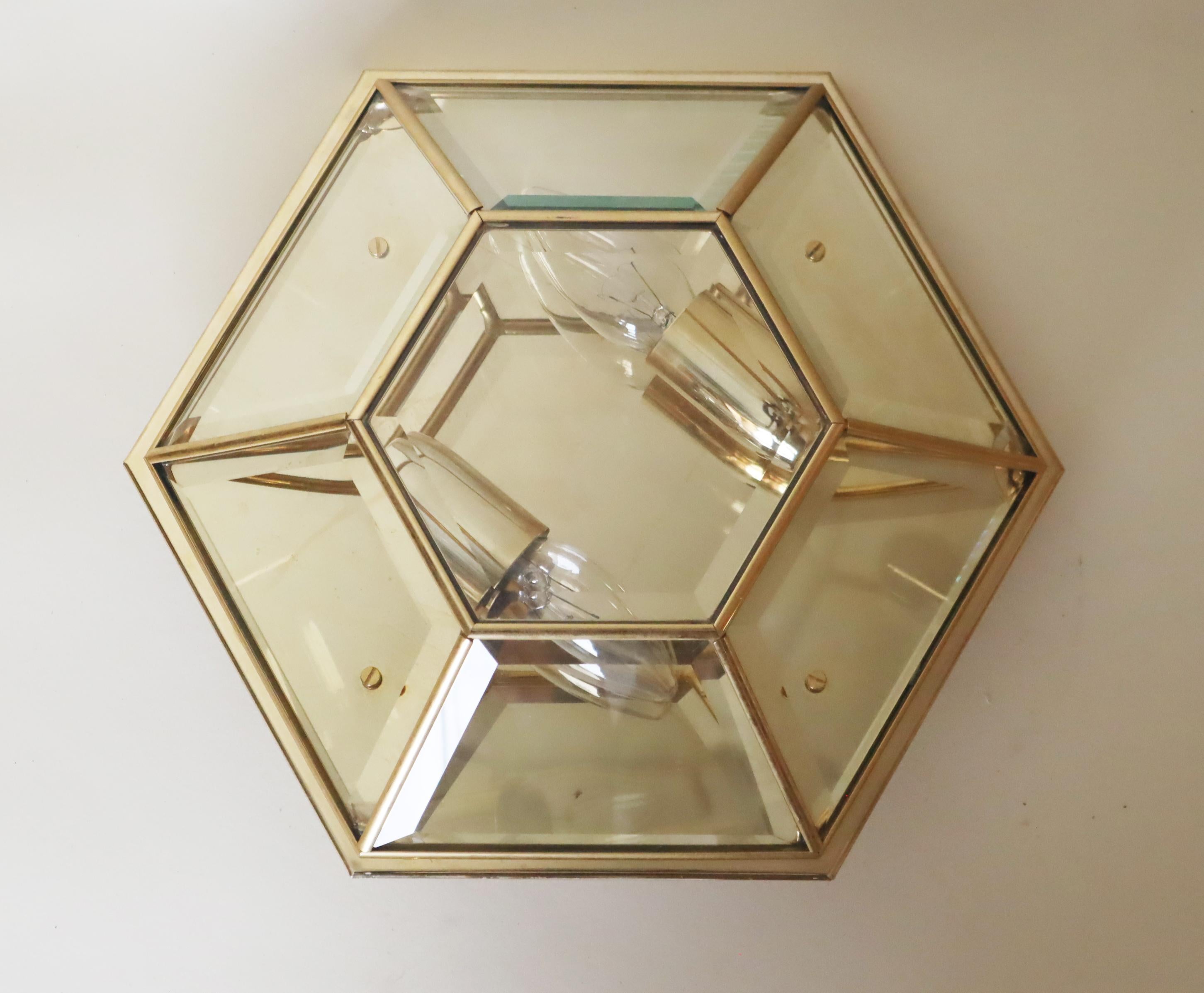 Lampe murale ou encastrée hexagonale plaquée or avec verre à facettes, Italie, années 1980 en vente 7