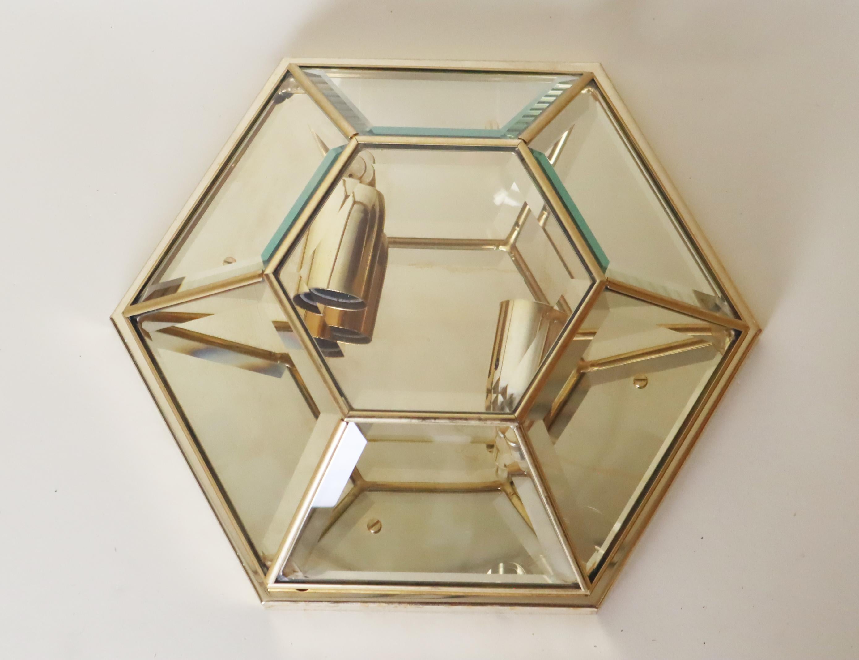 Lampe murale ou encastrée hexagonale plaquée or avec verre à facettes, Italie, années 1980 en vente 9
