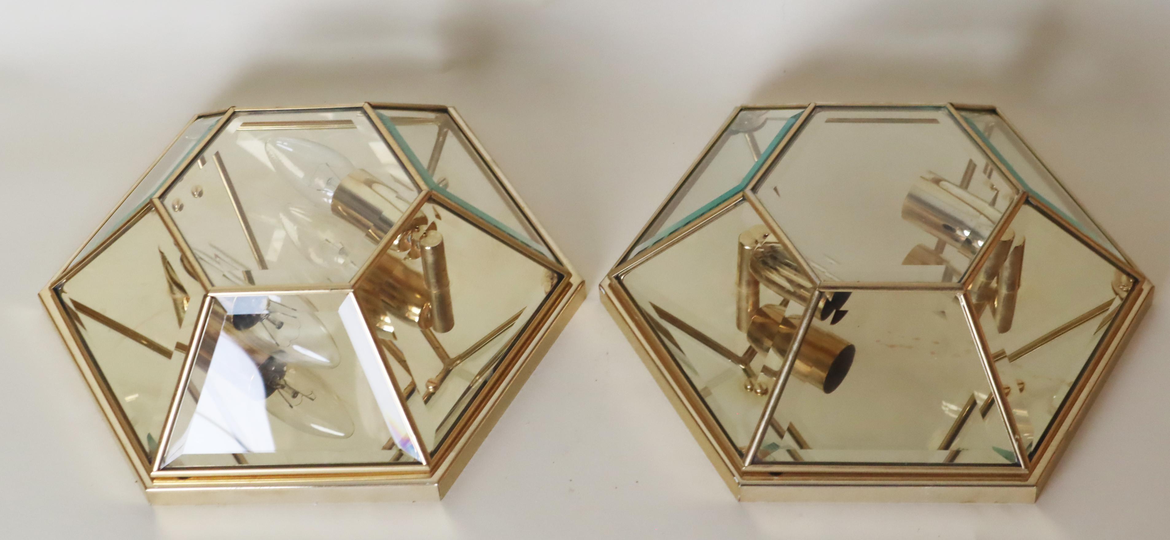 Lampe murale ou encastrée hexagonale plaquée or avec verre à facettes, Italie, années 1980 en vente 1