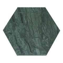 Plato hexagonal de mármol verde de Guatemala hecho a mano