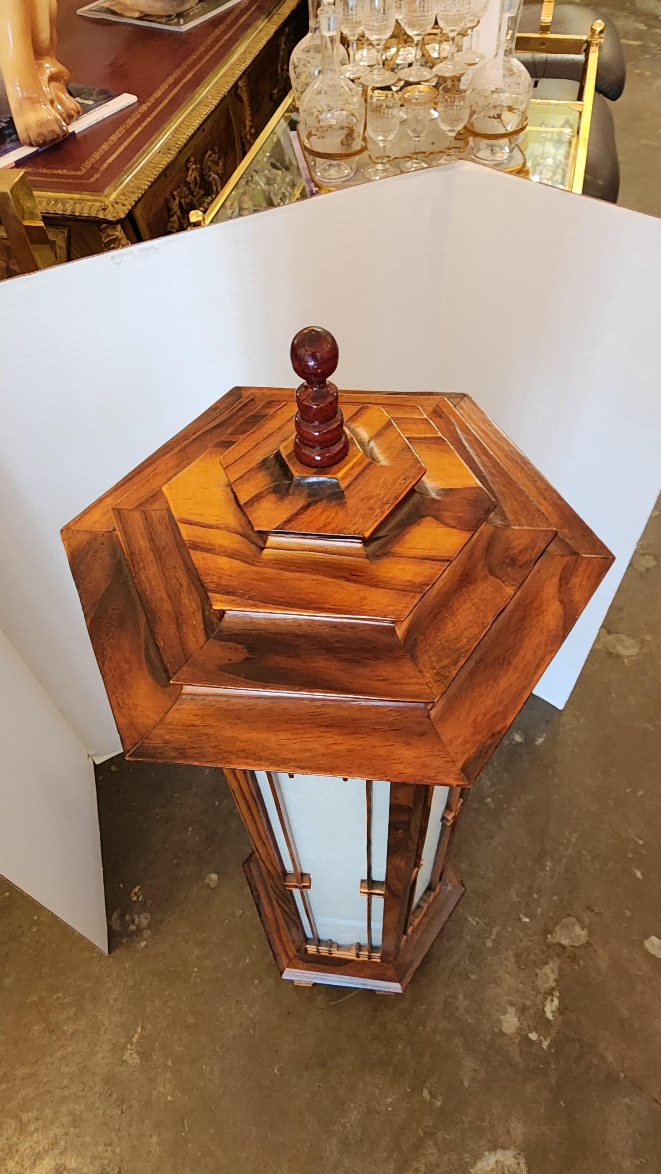 20ième siècle Lampadaire coréen hexagonal en vente