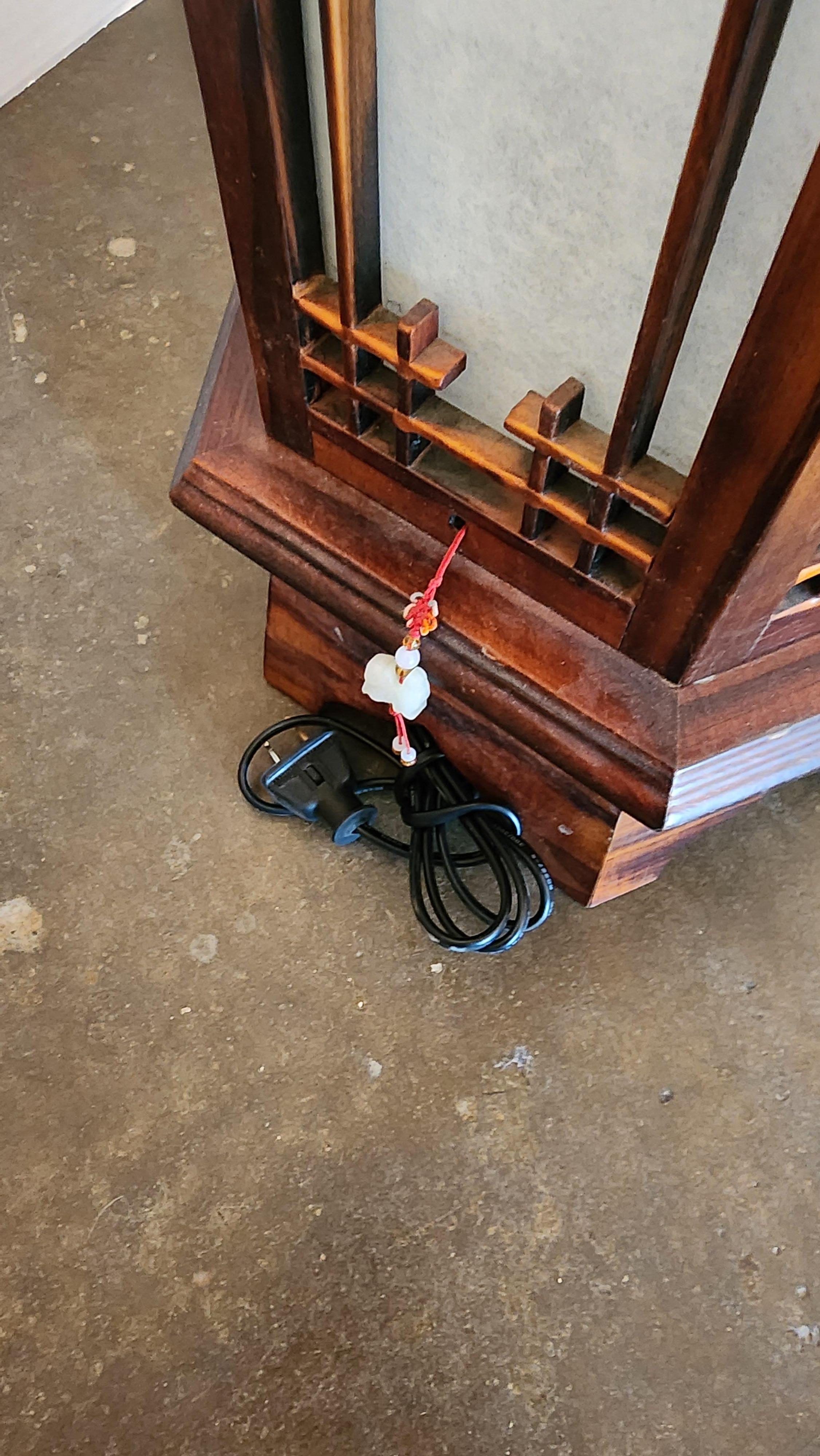 Lampadaire coréen hexagonal en vente 1