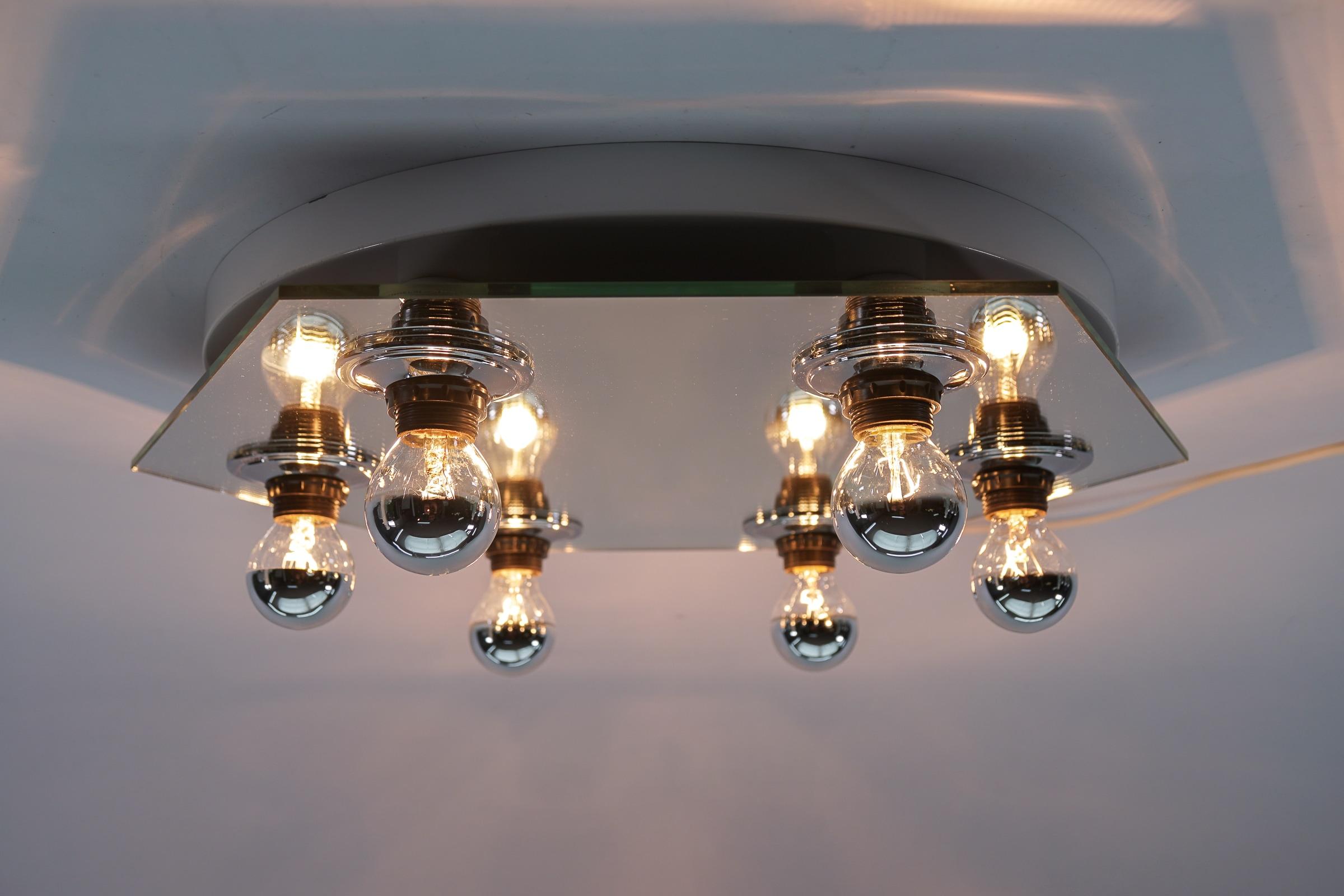 Hexagonal Mirrored Ceiling Lamp With Six Light Bulbs, 1970s Italy For Sale 2