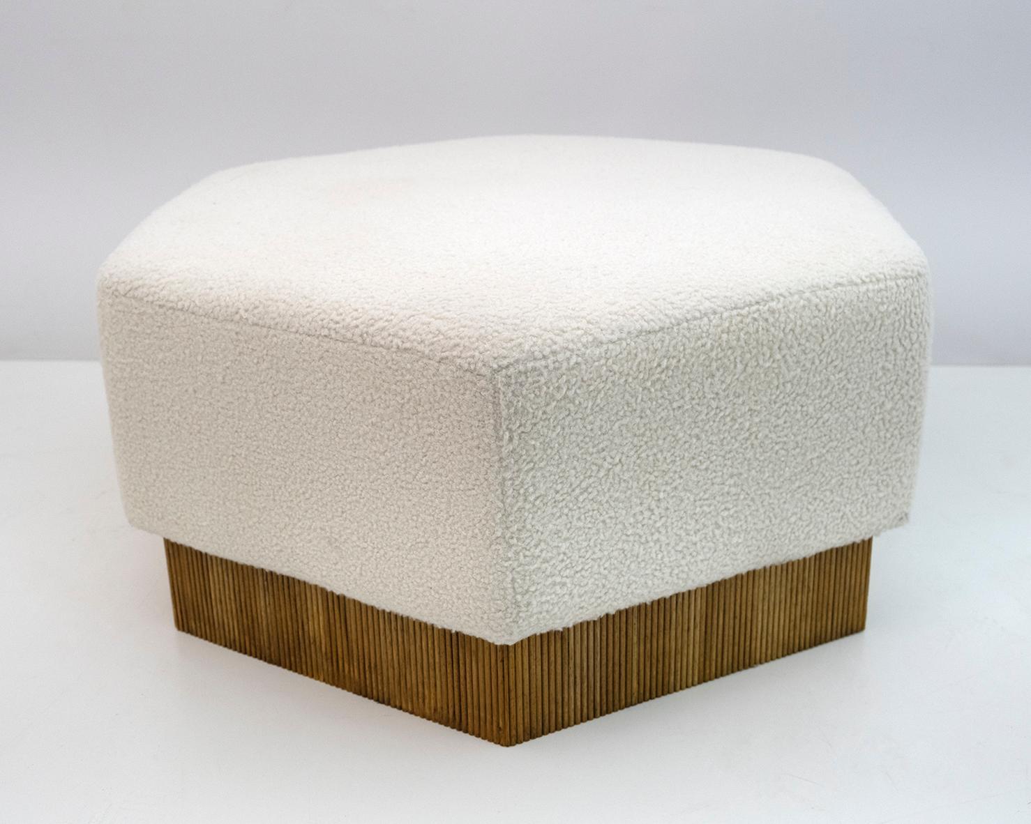 Hexagonal Pouf in Soft White Boucle with Wooden Base, Italy In Good Condition In Puglia, Puglia