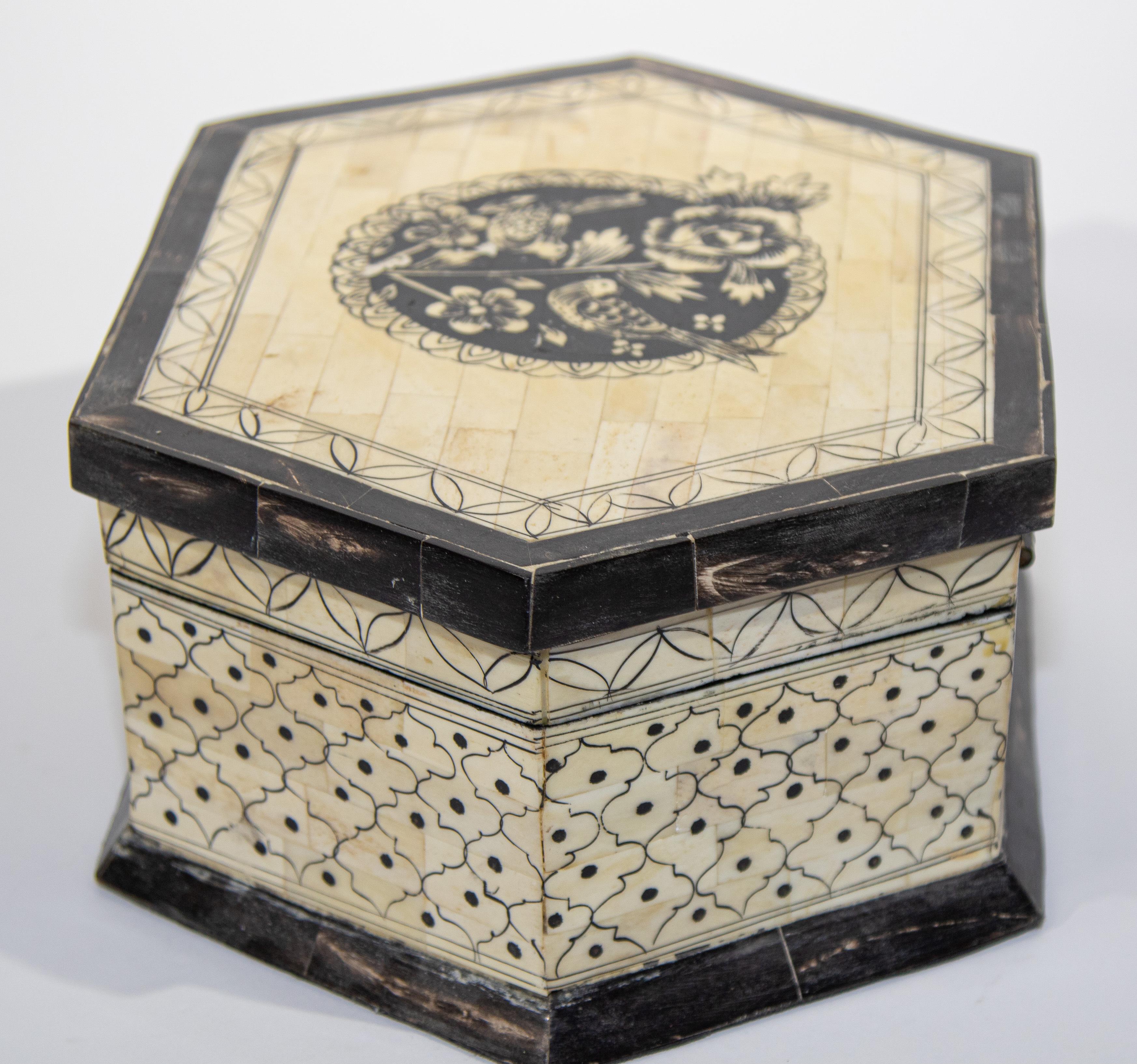 20th Century Hexagonal Shape Large Moorish Mughal Raj Decorative Jewelry Box