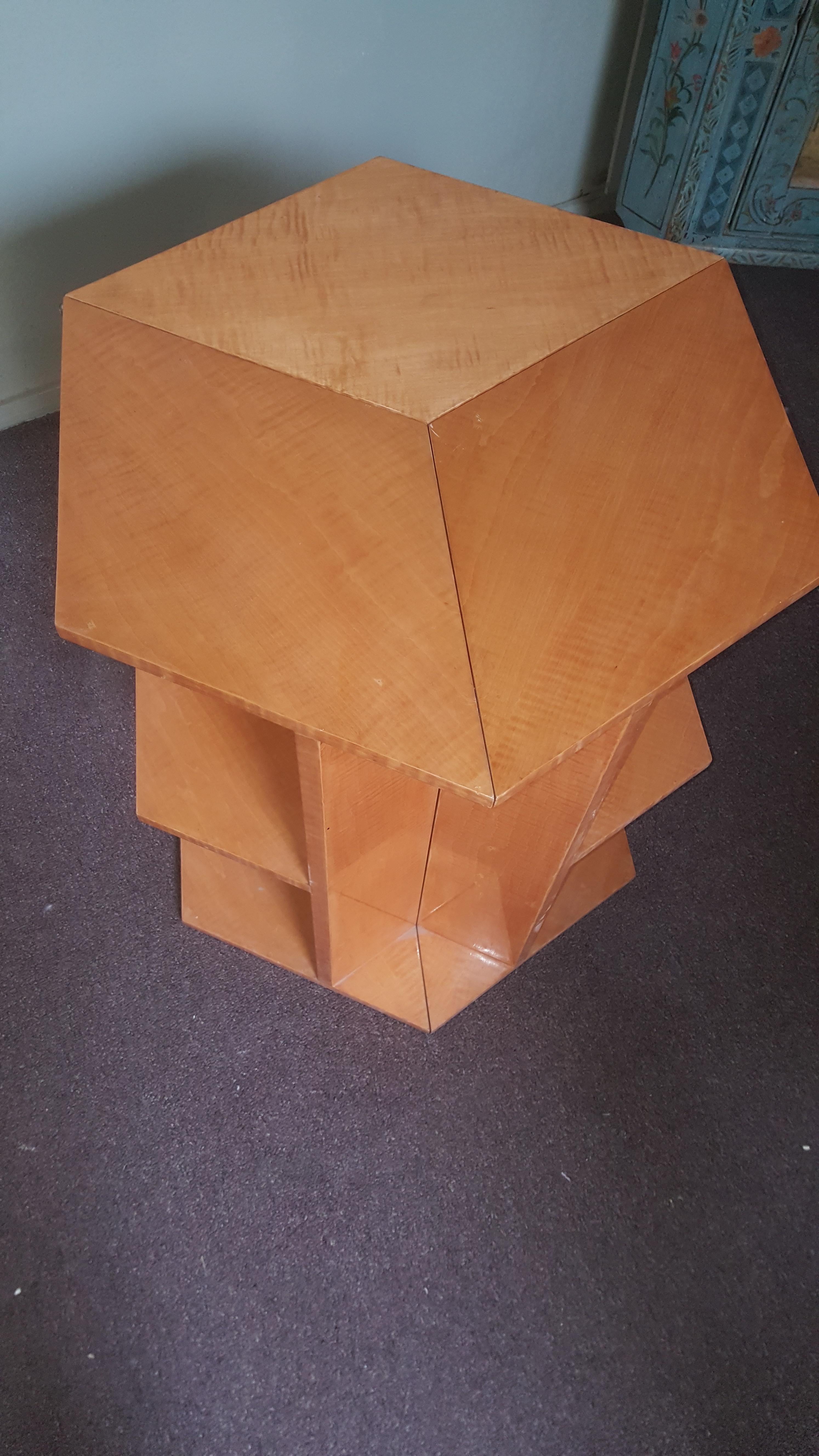 Hexagonal Side Table In Good Condition For Sale In San Francisco, CA