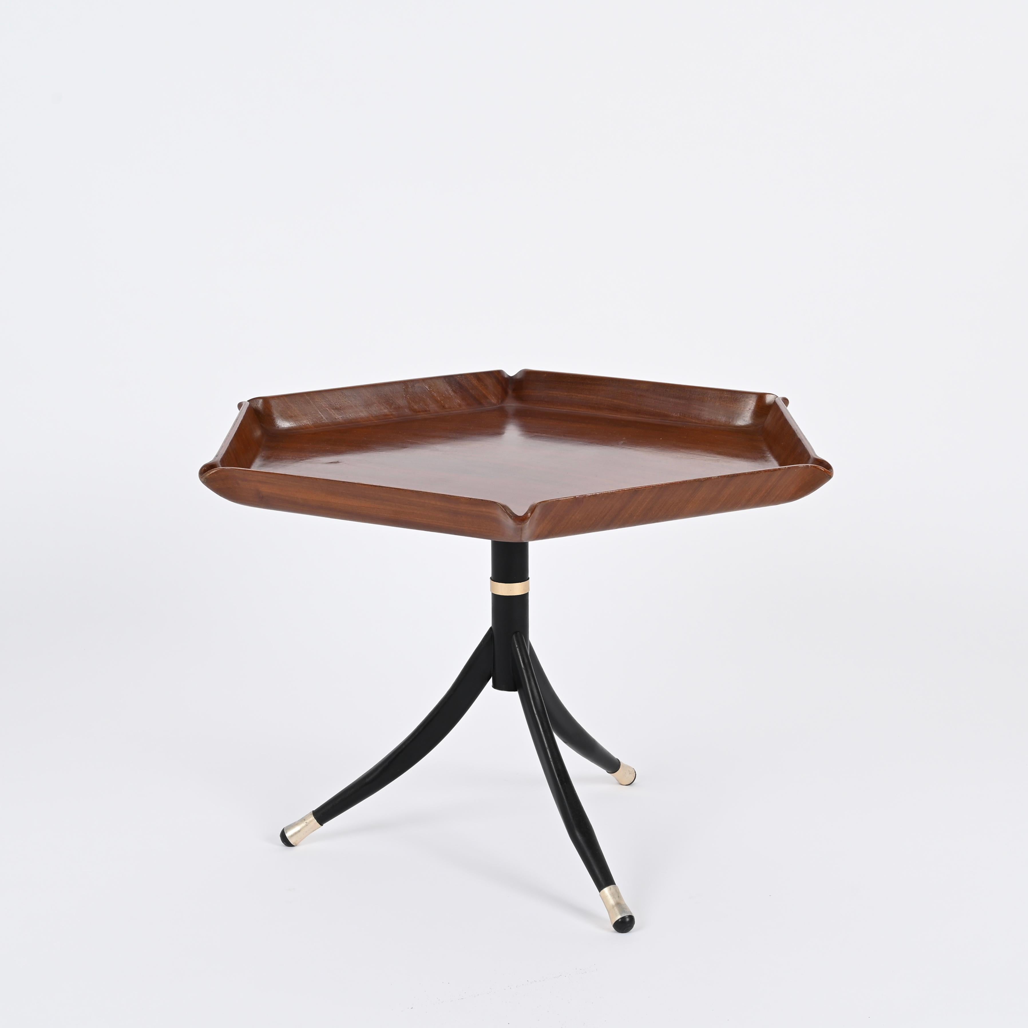 Émaillé Table d'appoint hexagonale en teck cintré et métal par Campo e Graffi, Italie, années 1960 en vente