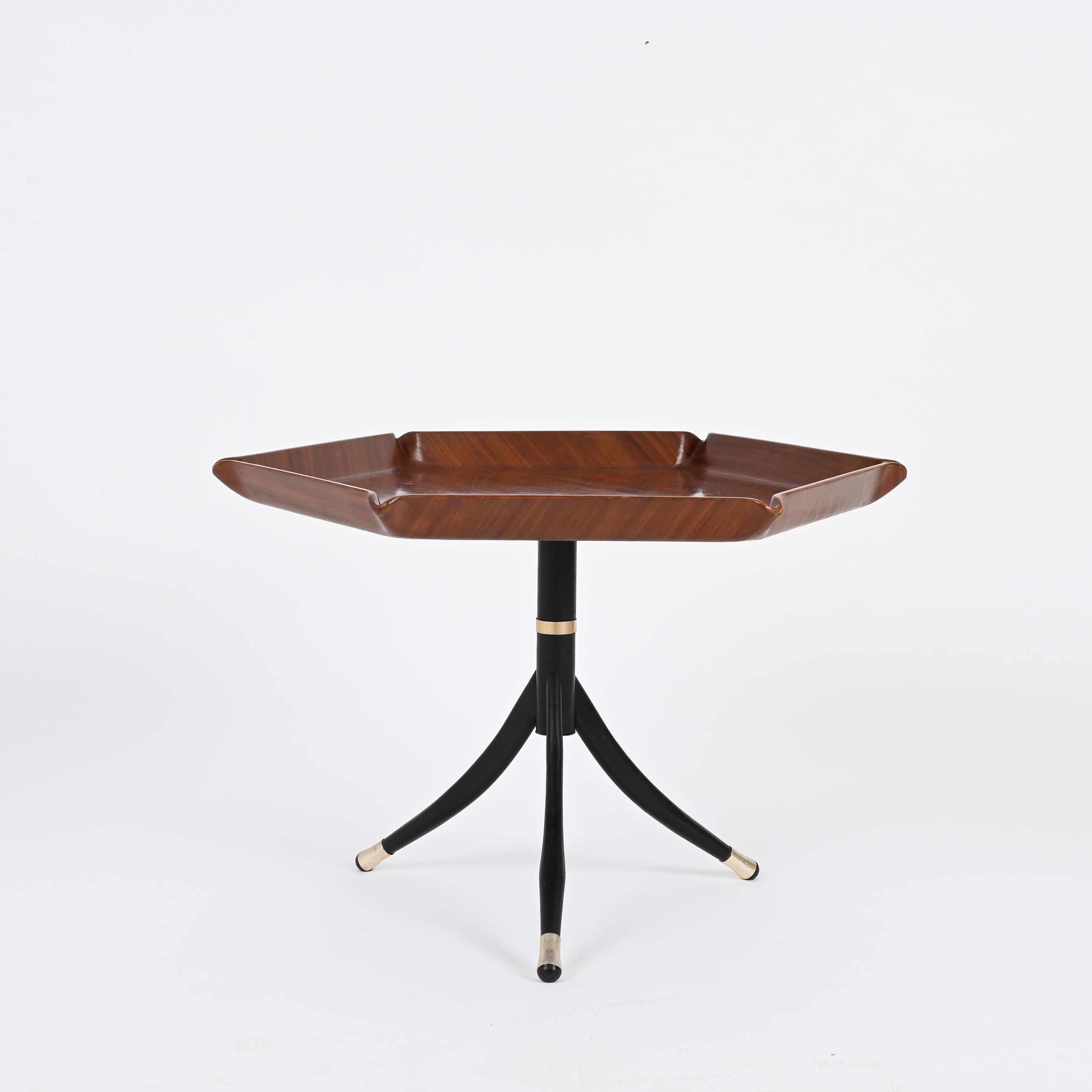 Métal Table d'appoint hexagonale en teck cintré et métal par Campo e Graffi, Italie, années 1960 en vente