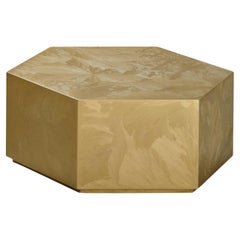 Sechseckiger kleiner goldlackierter Couchtisch Sechseckiger kleiner goldlackierter Couchtisch