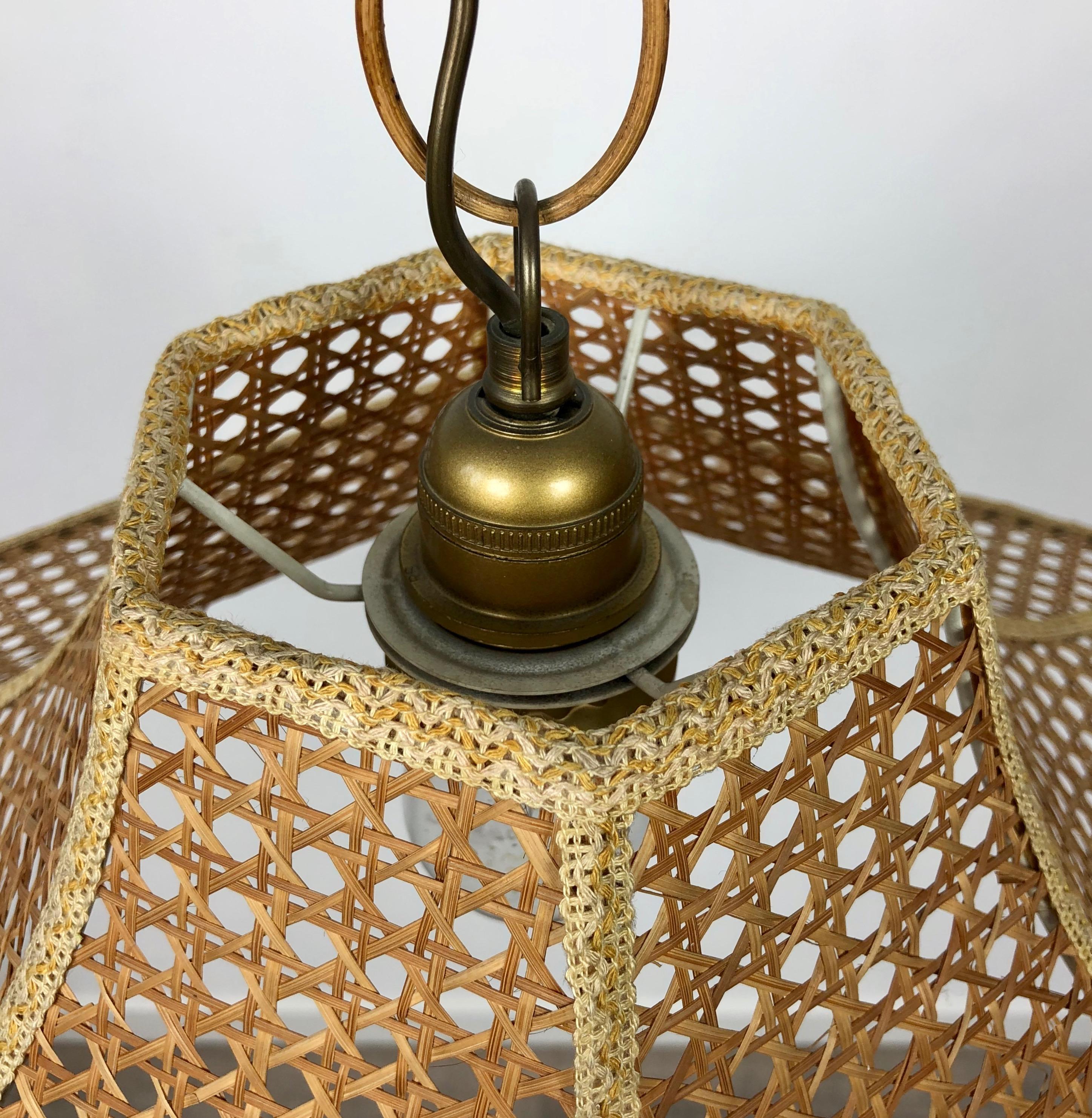 Hexagonal Woven Wicker and Rattan Chandelier Pendant, Italy, 1960s In Good Condition In Rome, IT
