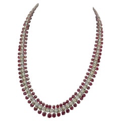 Collana di rubini e diamanti a forma esogena
