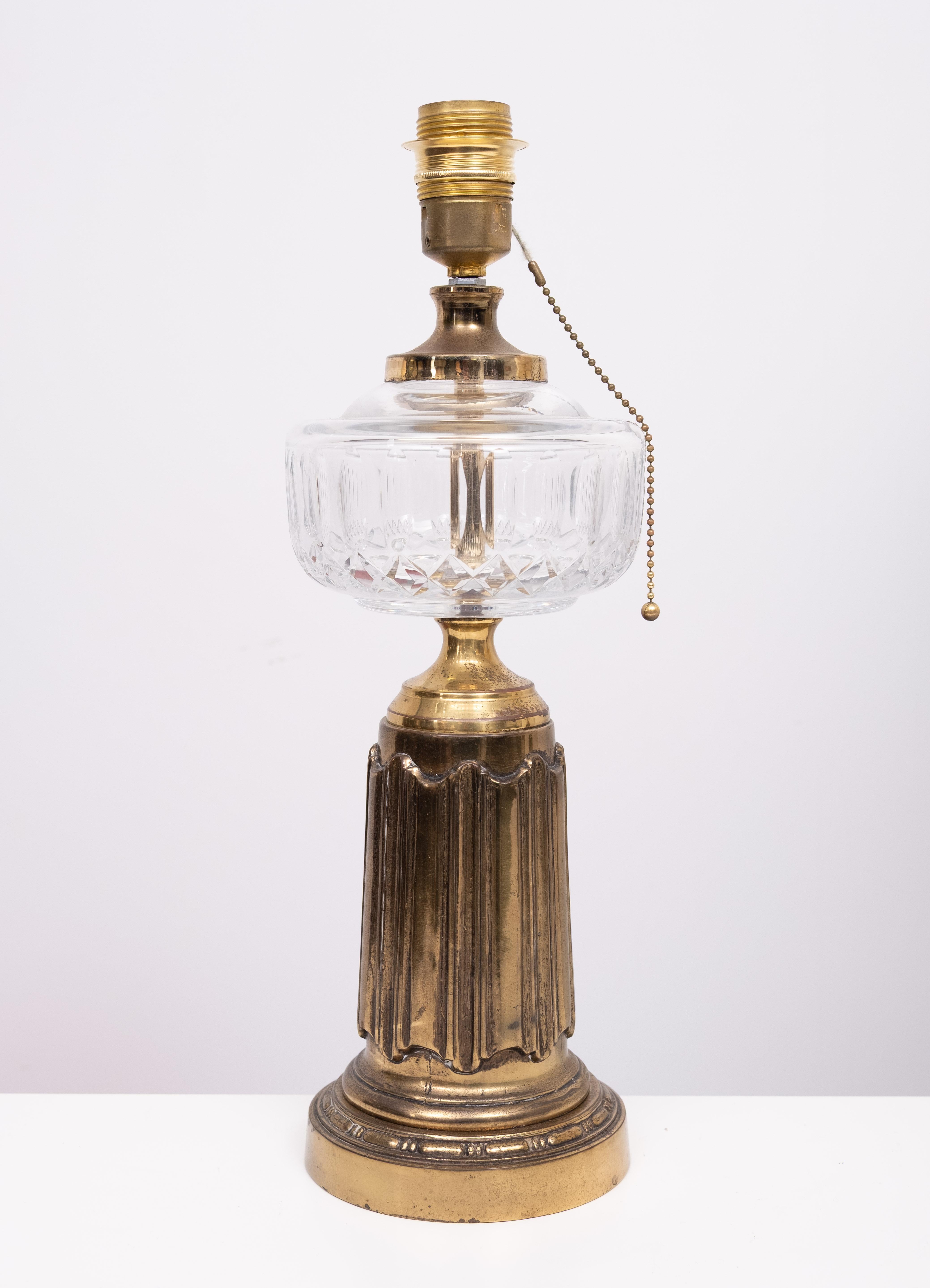 Cristallo Set di lampade da tavolo Heyco in ottone e cristallo con paralumi 1960s USA in vendita