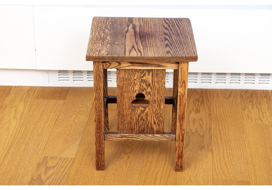 Heywood Brothers & Wakefield Co. Mission Oak Side Table État moyen - En vente à Bridgeport, CT