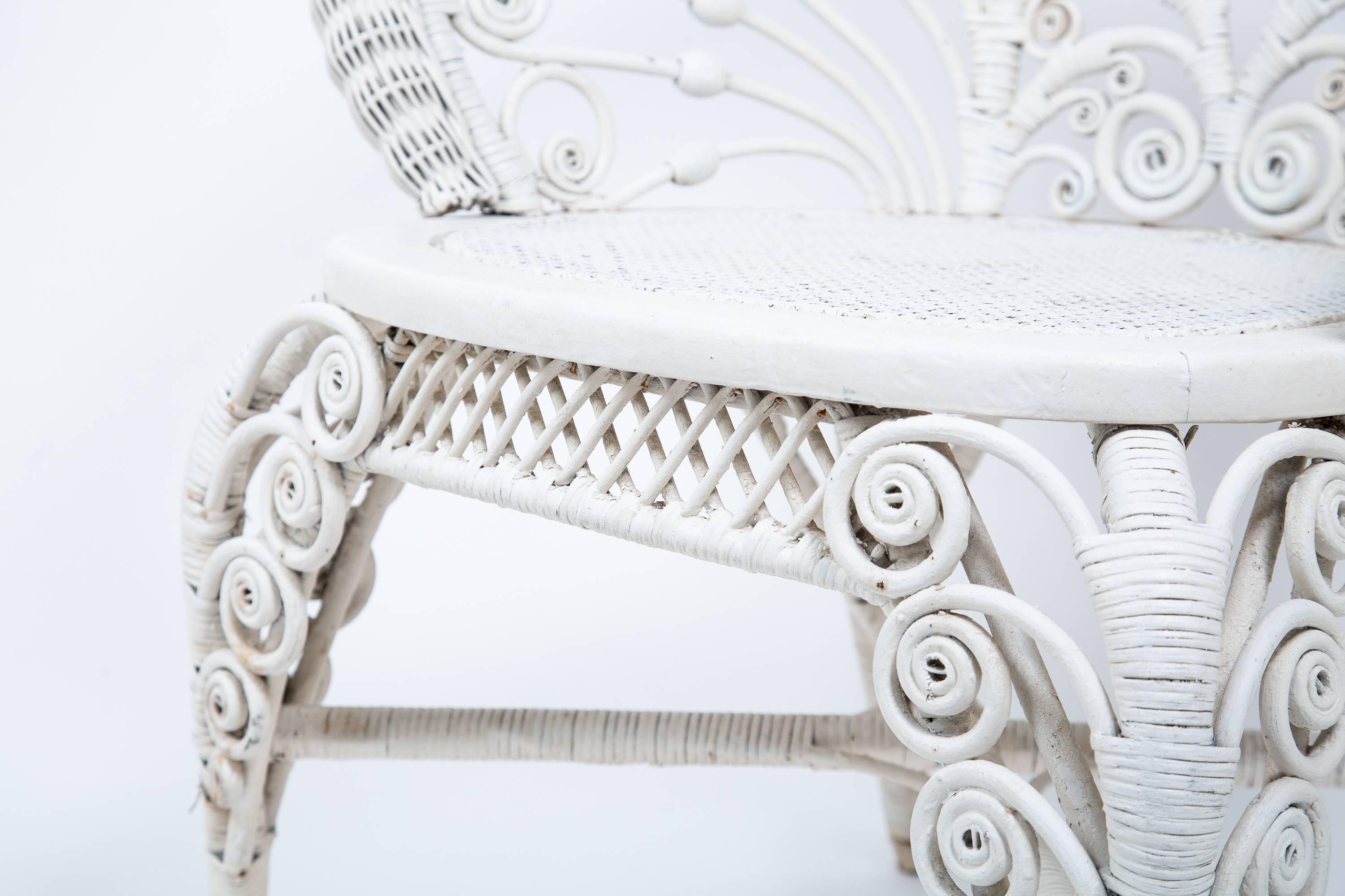 Viktorianisches Parlour-Sessel-Set aus weißem Korbweide von Heywood Company (20. Jahrhundert) im Angebot
