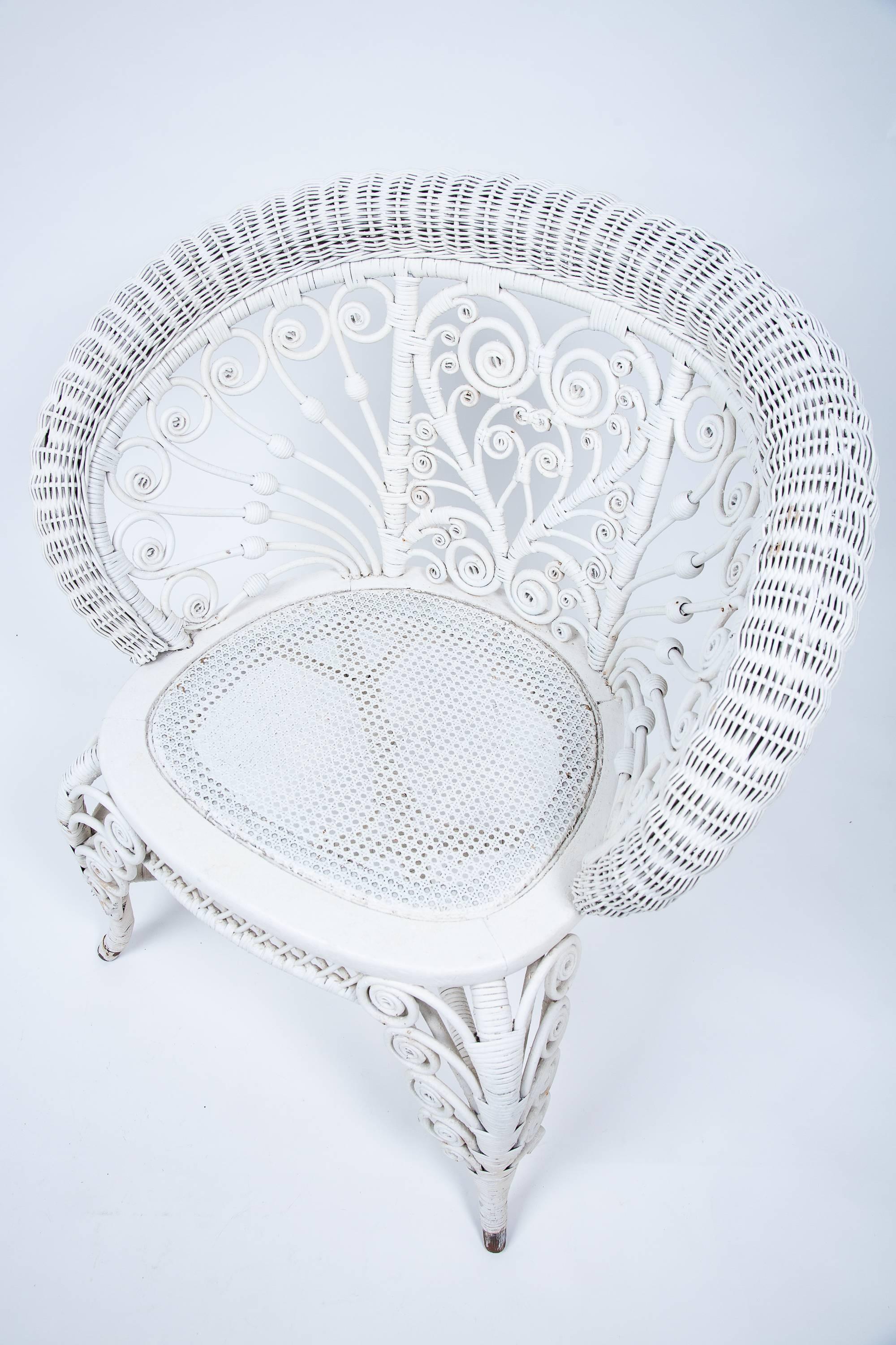 Heywood Company Victorian White Wicker Parlour Armchair Set In Fair Condition For Sale In New York, NY