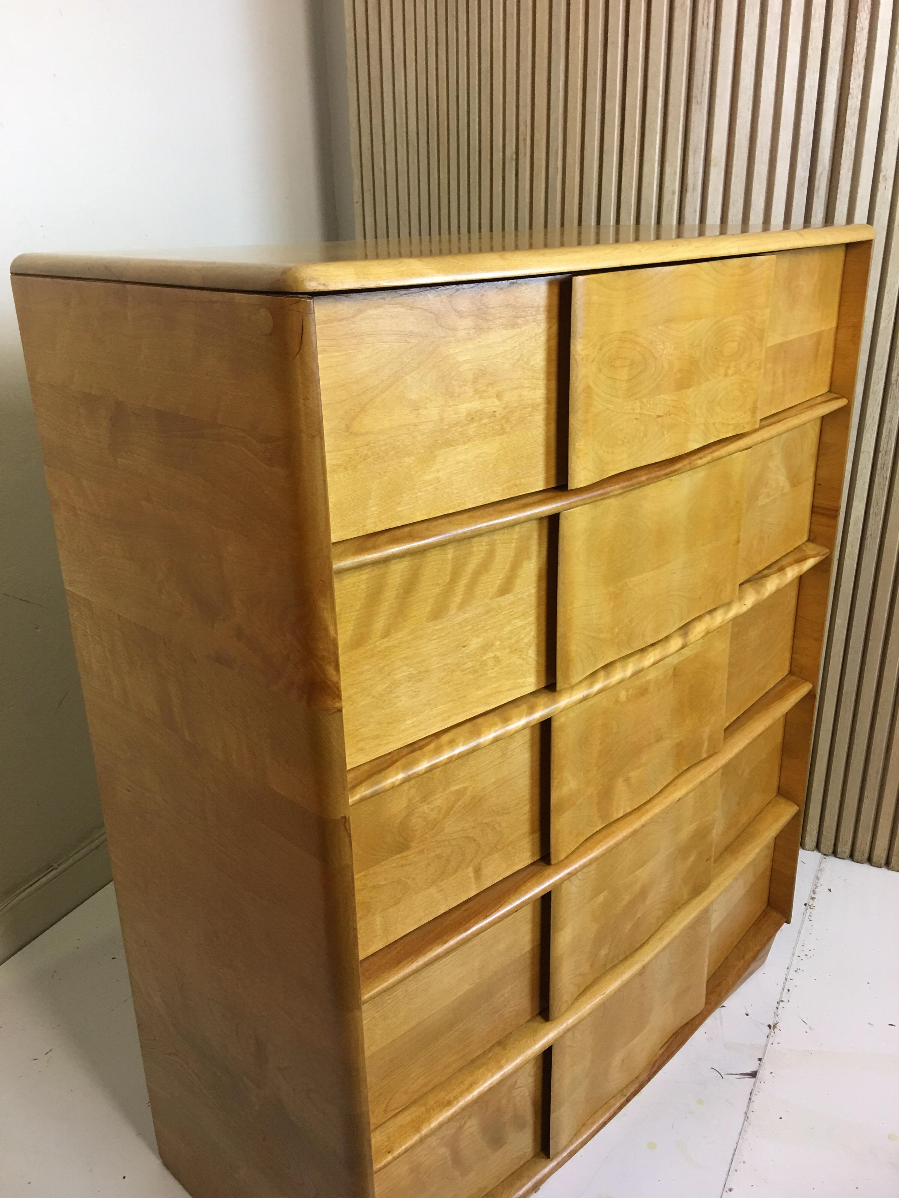 Mid-Century Modern Heywood Wakefield 5-Drawer Sculptura Dresser