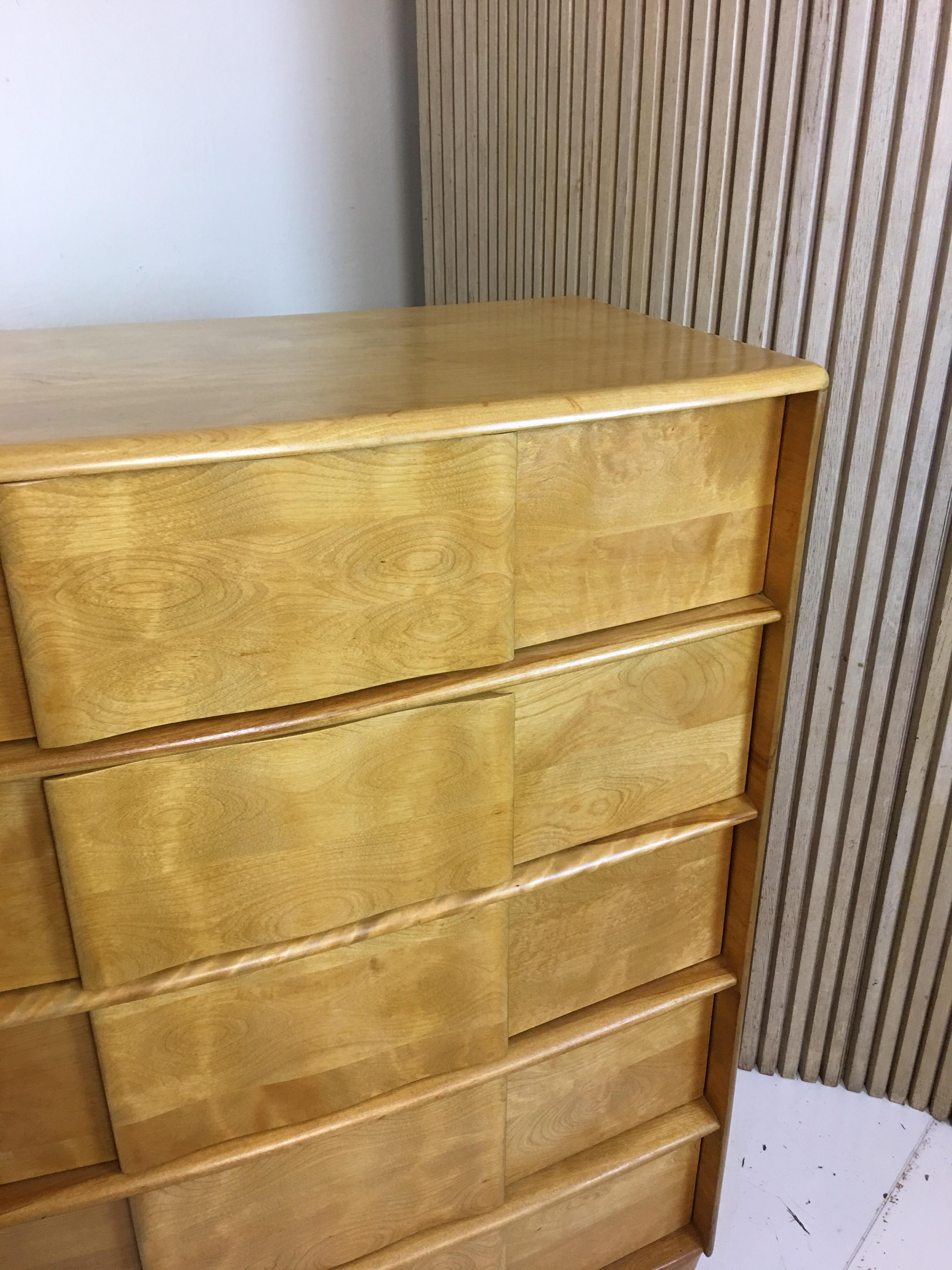 Mid-20th Century Heywood Wakefield 5-Drawer Sculptura Dresser