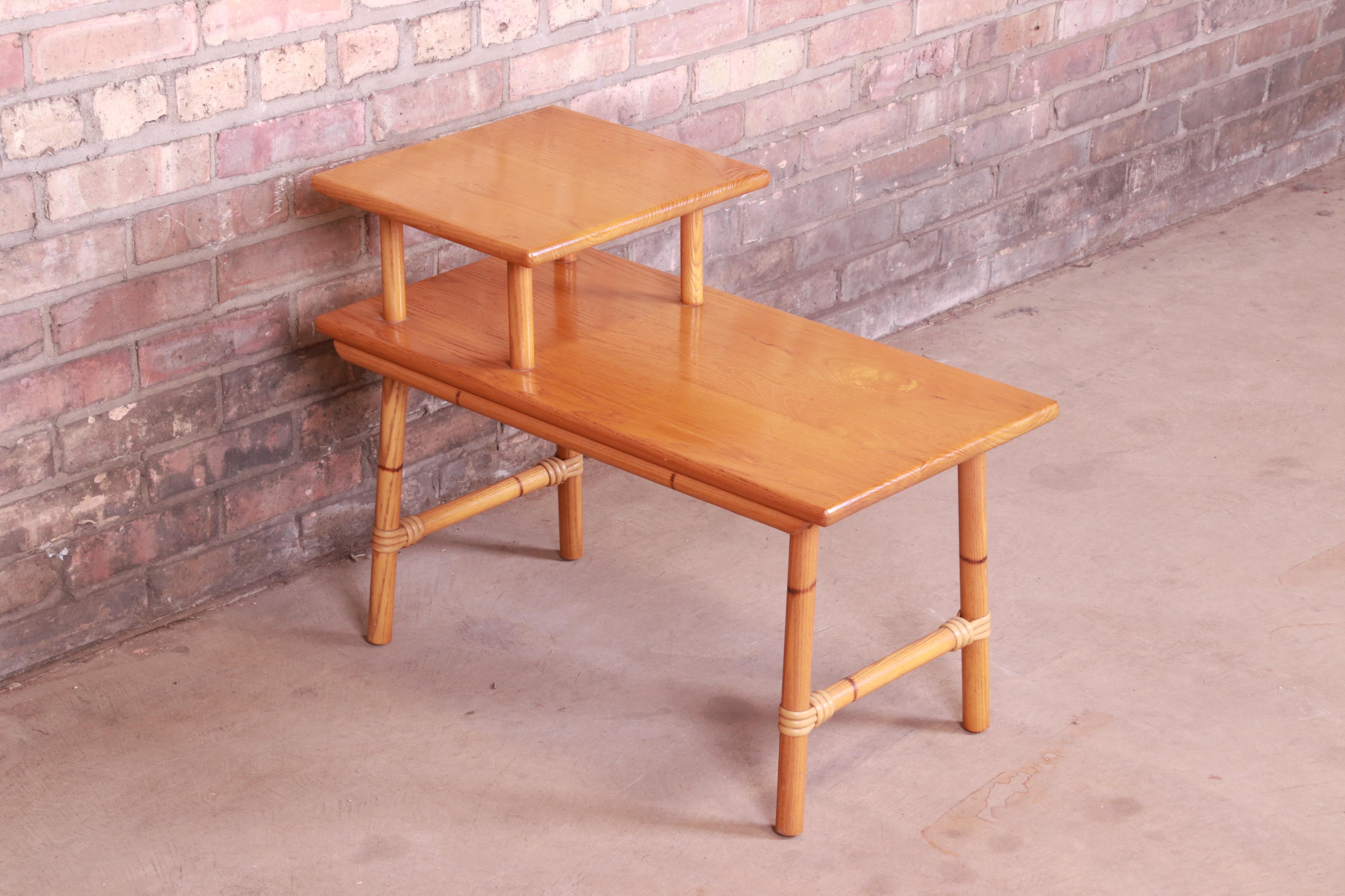 Heywood Wakefield Ashcraft Hollywood Regency Bamboo Form Two-Tier Side Table In Good Condition In South Bend, IN