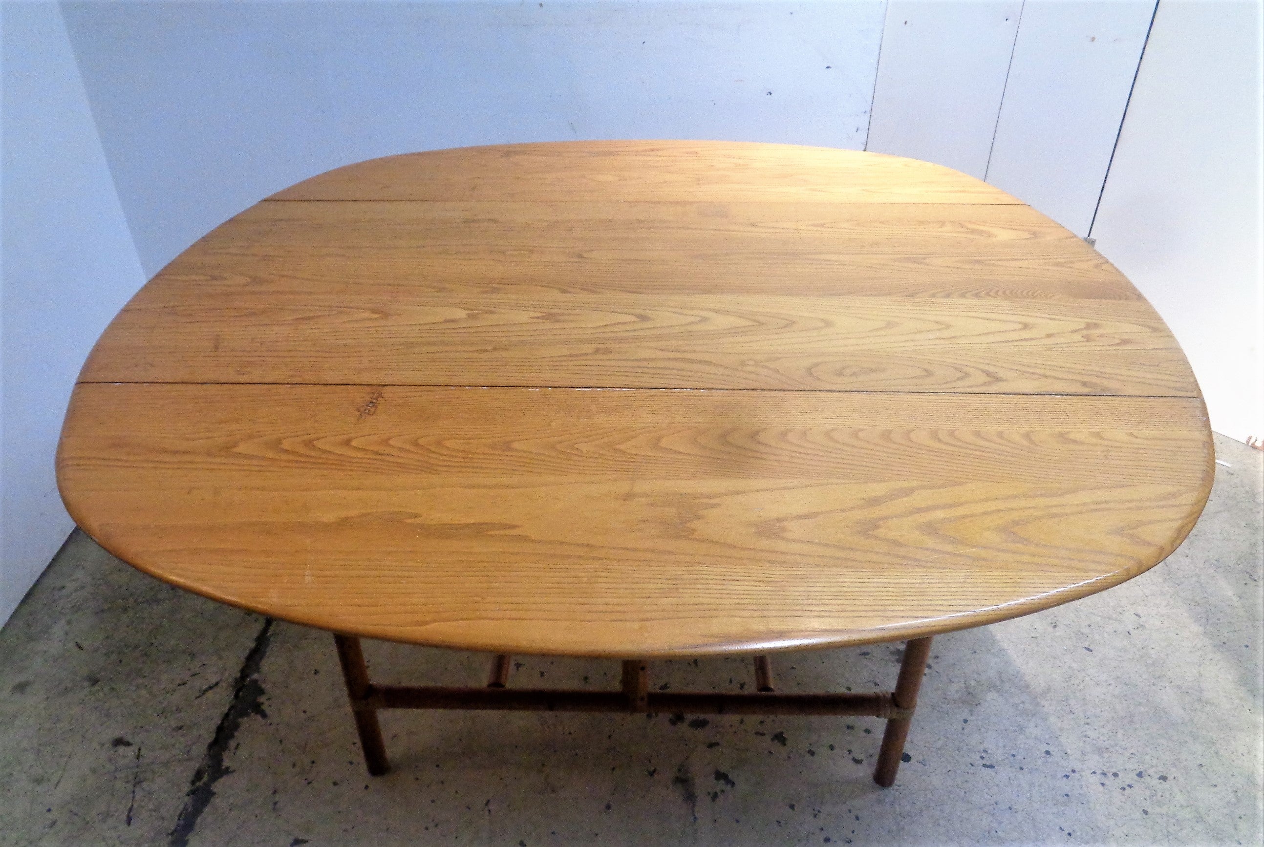 American Heywood-Wakefield Ashcraft Line Drop Leaf Dining Table, 1940-1950