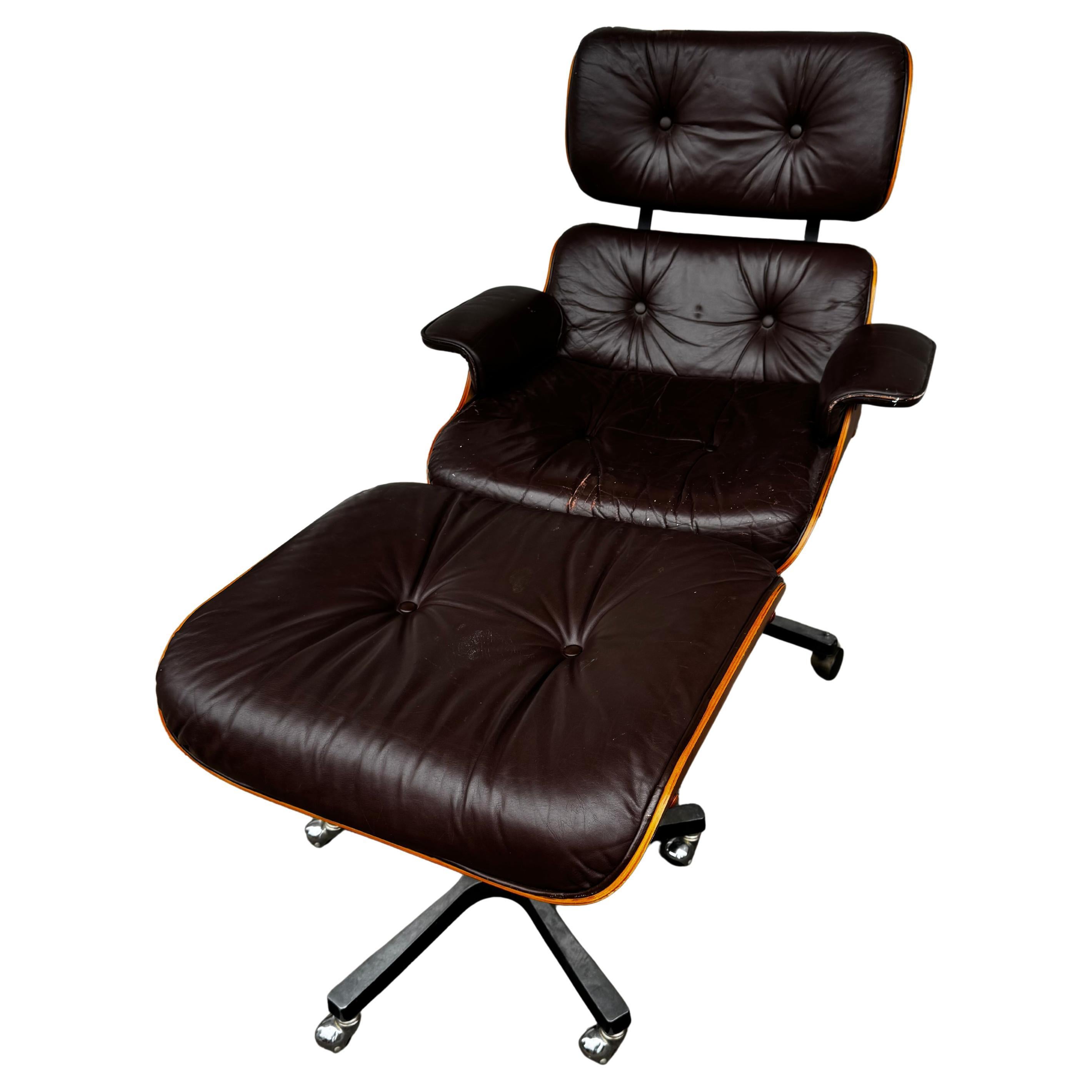 Heywood Wakefield Eames Style Rosewood Chair and Ottoman im Angebot