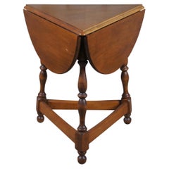 Heywood Wakefield Early American Maple Tripod Clover Drop Leaf Pembroke Table