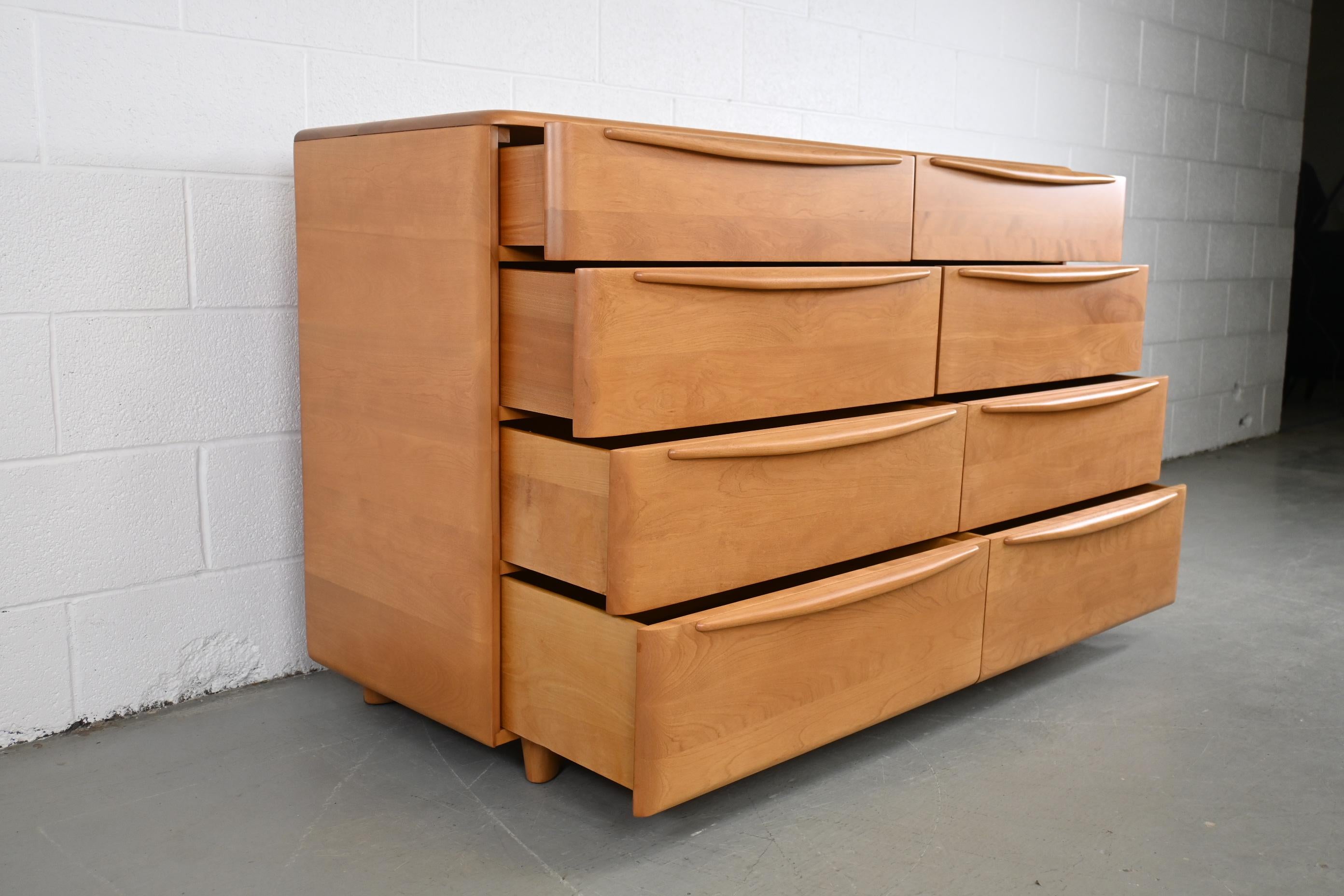 Mid-20th Century Heywood Wakefield Encore Mid-Century Modern Dresser
