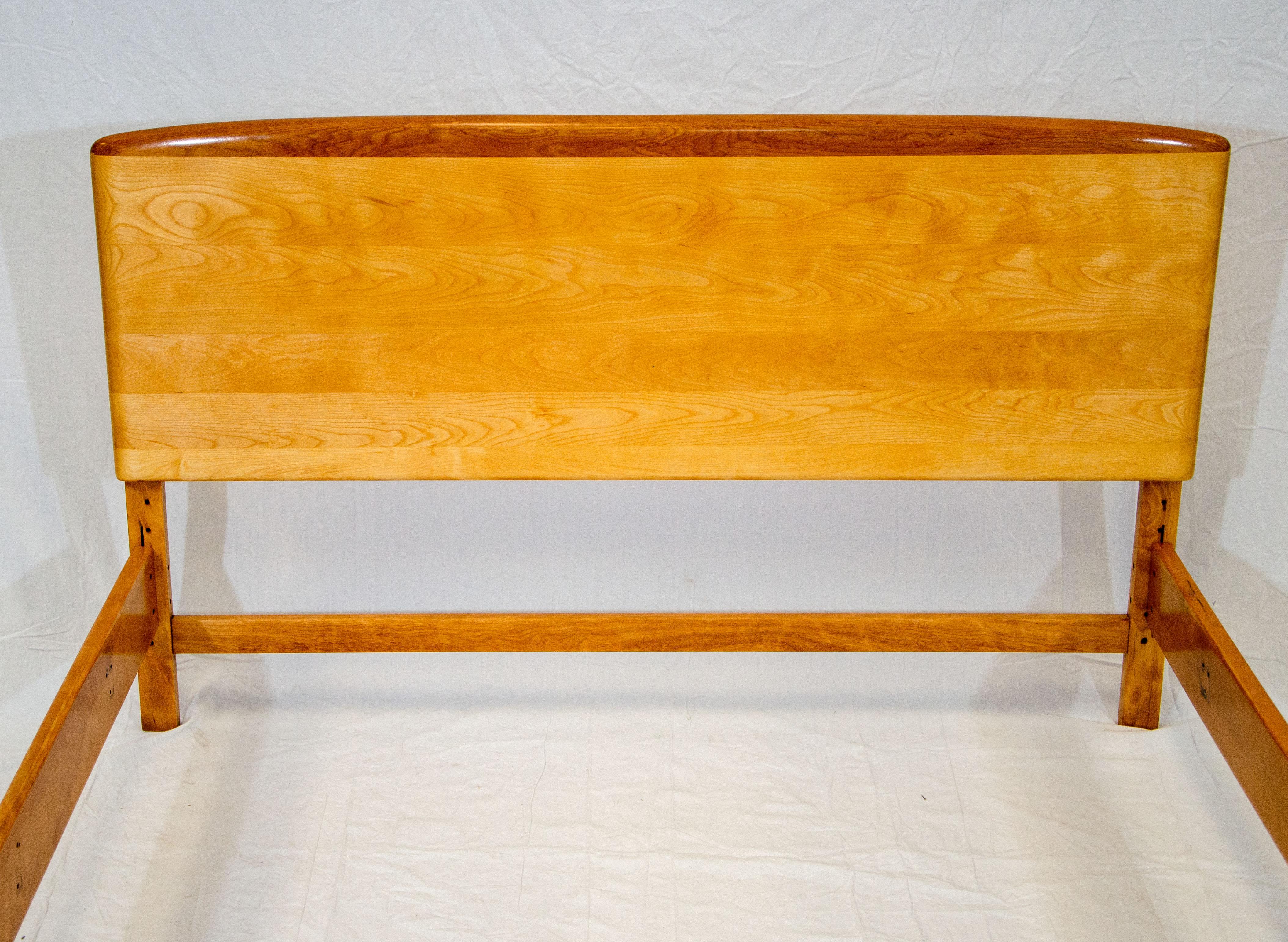 Heywood Wakefield-Bett in voller Größe, Plaza Series (amerikanisch) im Angebot