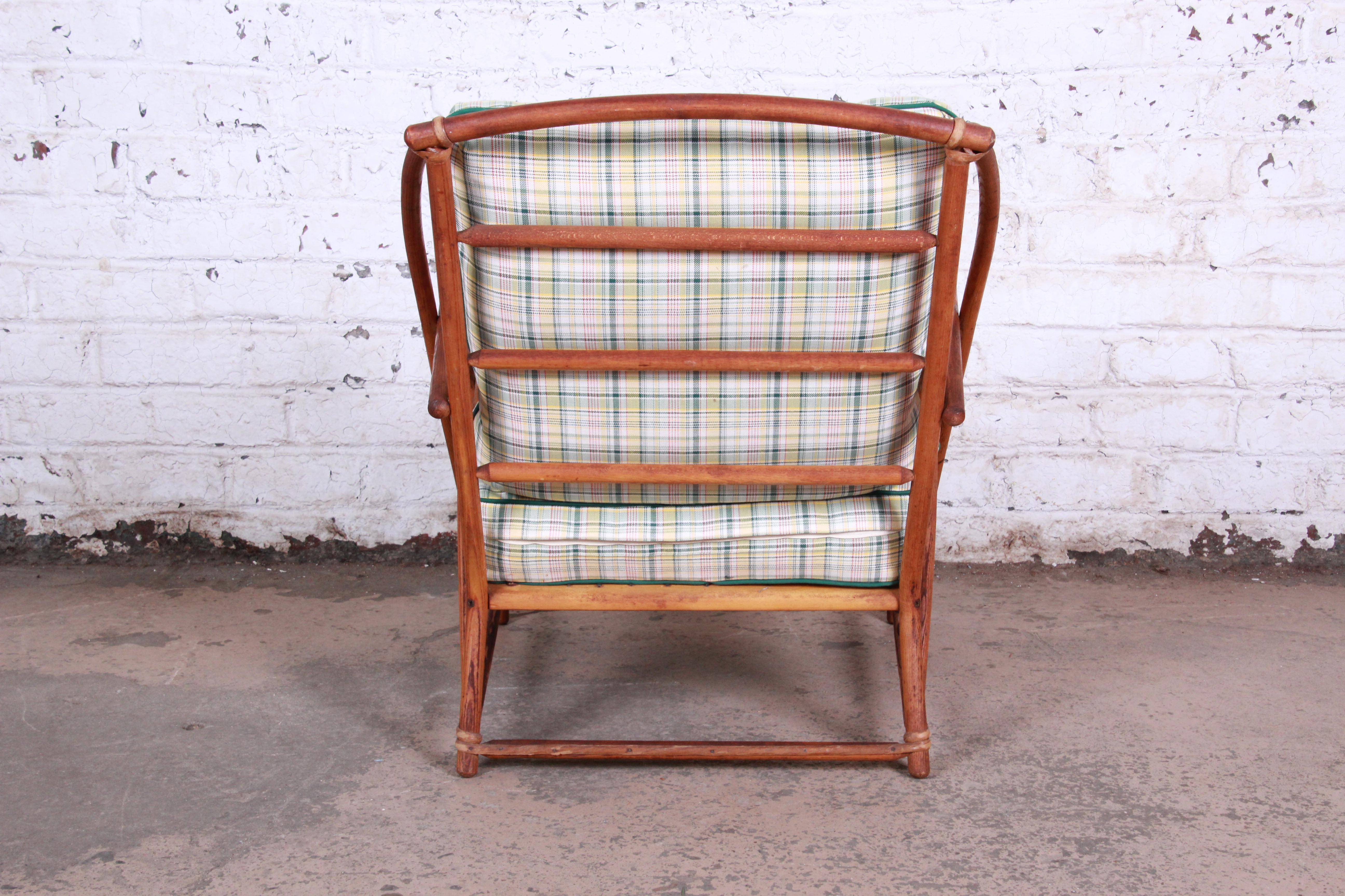 Heywood Wakefield Hollywood Regency Mid-Century Modern Rattan Lounge Chair In Good Condition In South Bend, IN