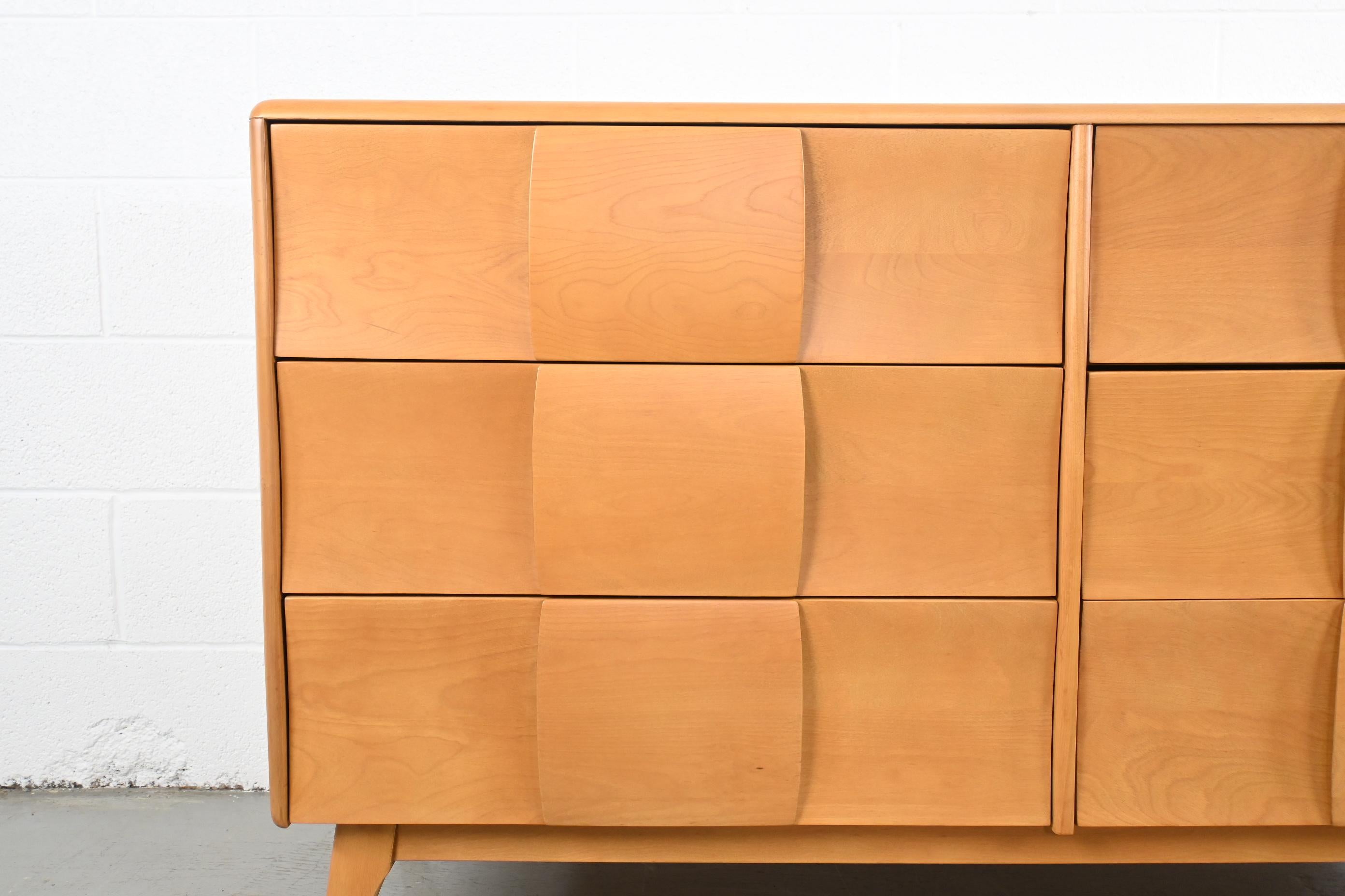 Heywood Wakefield Kohinoor Mid-Century Modern Dresser In Excellent Condition In Morgan, UT