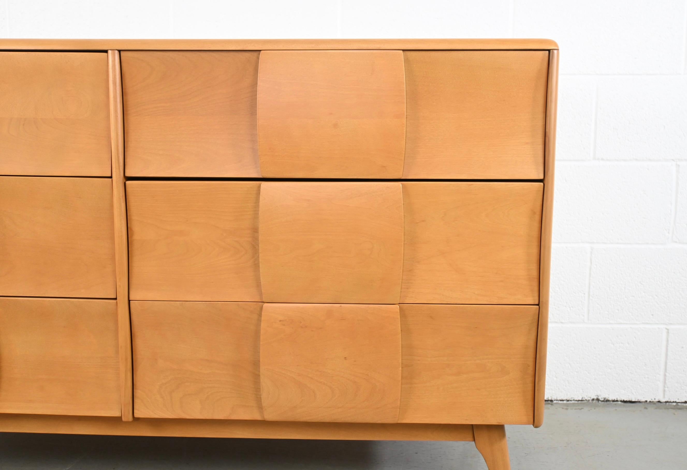 Mid-20th Century Heywood Wakefield Kohinoor Mid-Century Modern Dresser