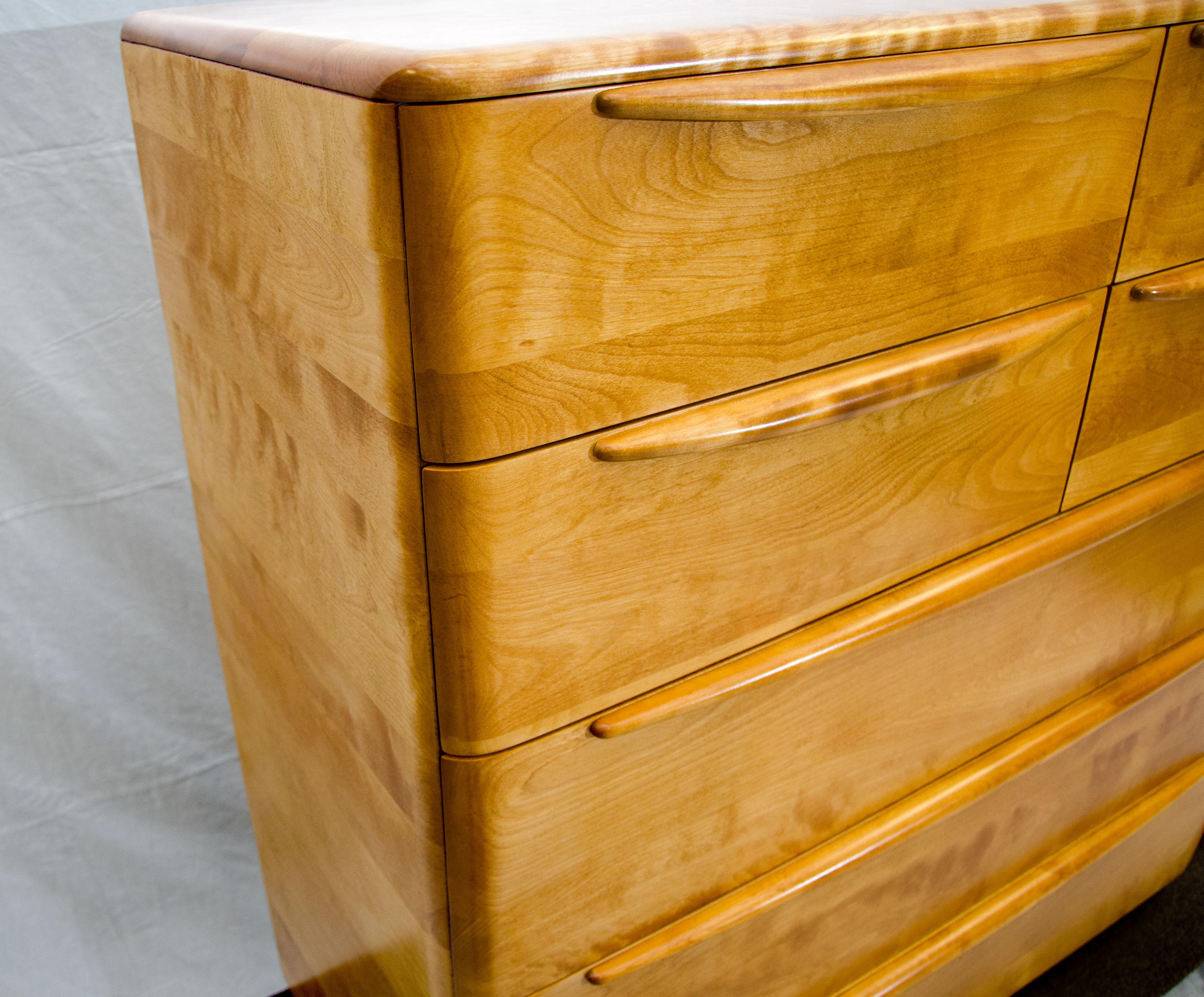 This is the rarest and largest Heywood Wakefield chest, it was manufactured for one year only 1954-1955. Needless to say, it has optimum storage available. The top four split drawers are 4 1/2