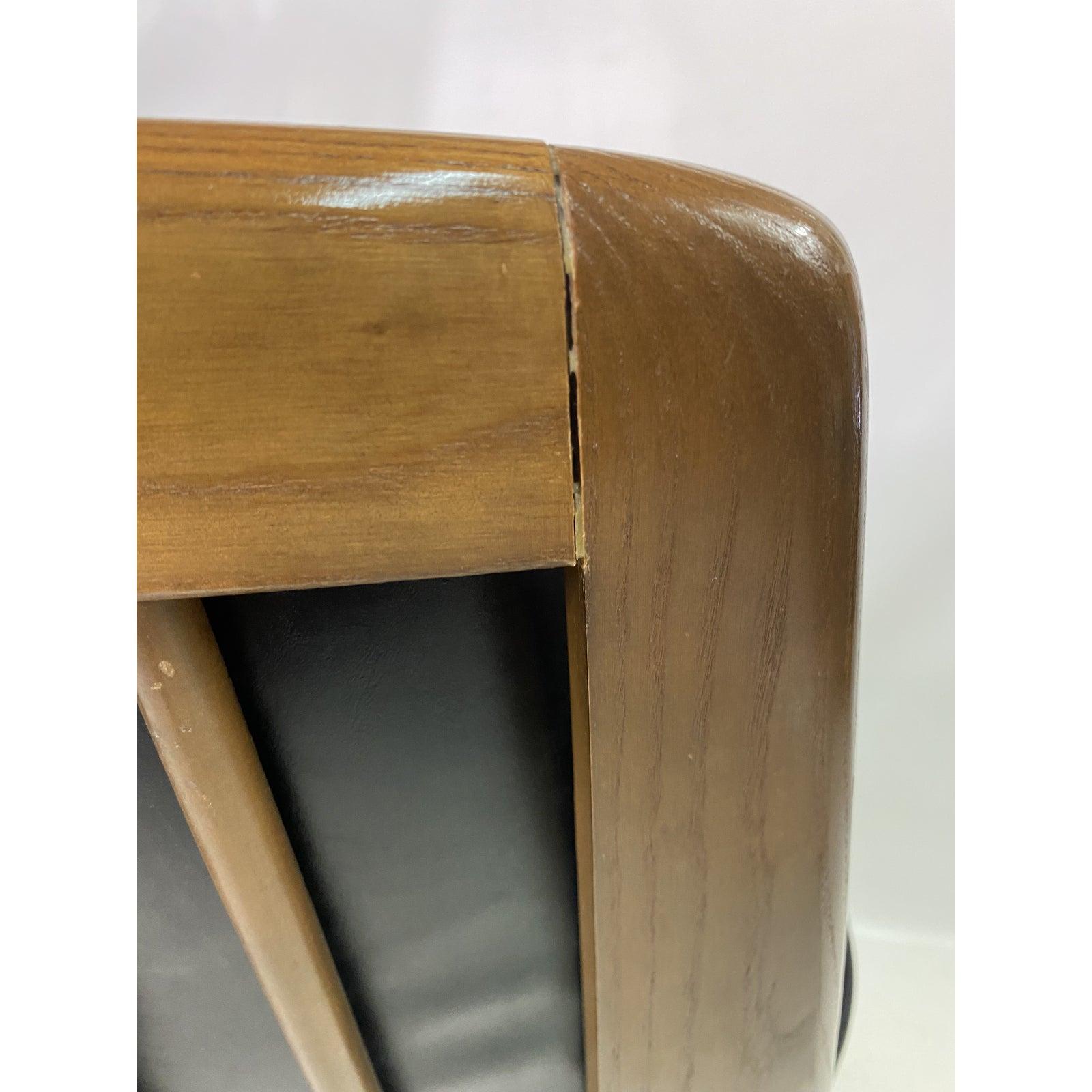 Heywood-Wakefield Lounge Chair and Ottoman In Good Condition In Esperance, NY