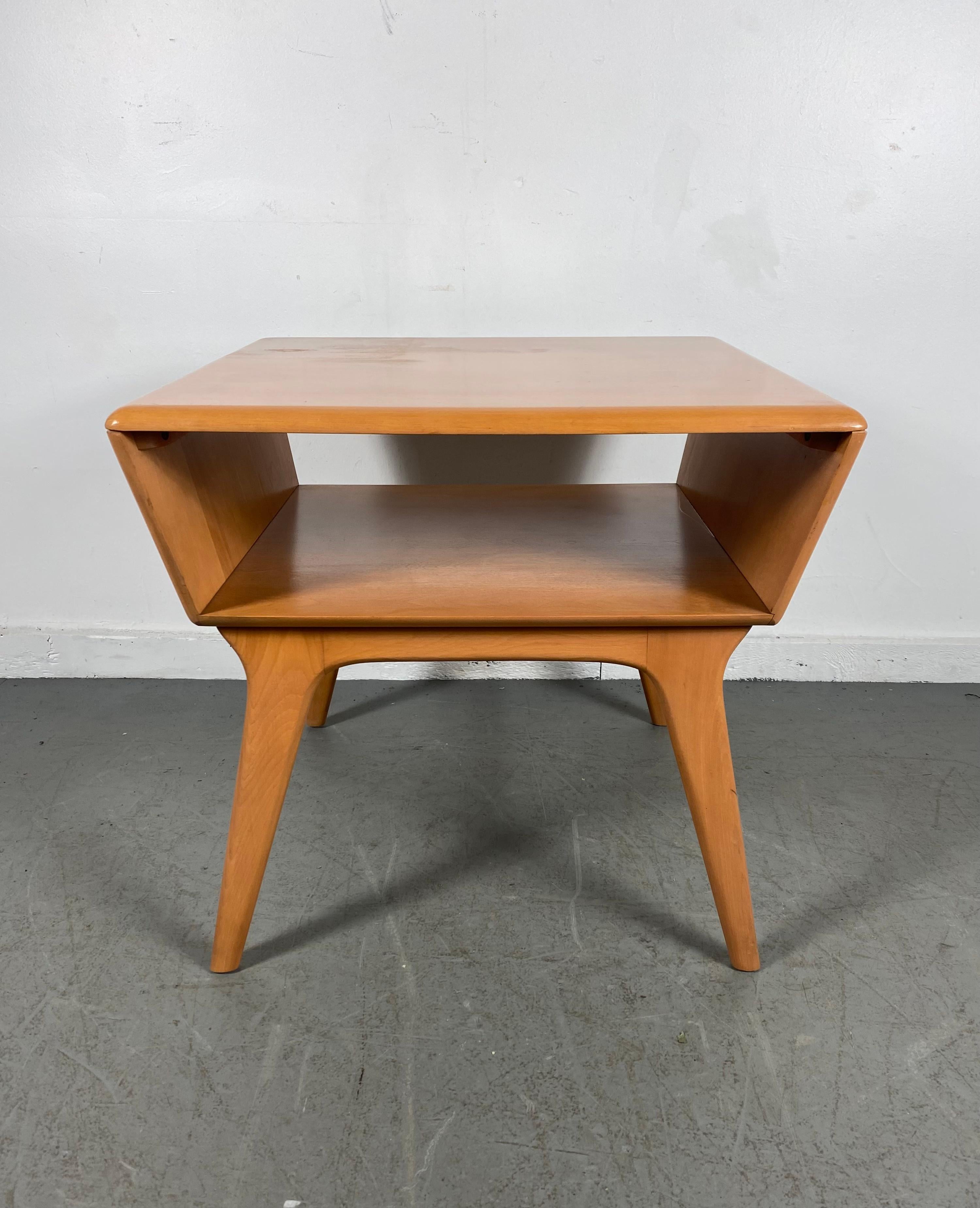 Heywood Wakefield M391G, Classic Mid-Century Modern lamp table. Wonderful design, amazing solid birch construction,, Superior quality. Fit seamlessly with any modernist, contemporary. Eclectic environment.