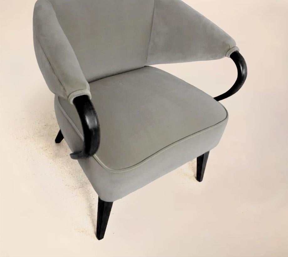 American Heywood-Wakefield M568C Club Chairs, Pair For Sale