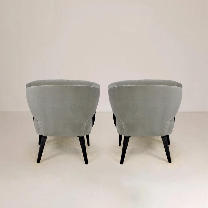 Upholstery Heywood-Wakefield M568C Club Chairs, Pair For Sale