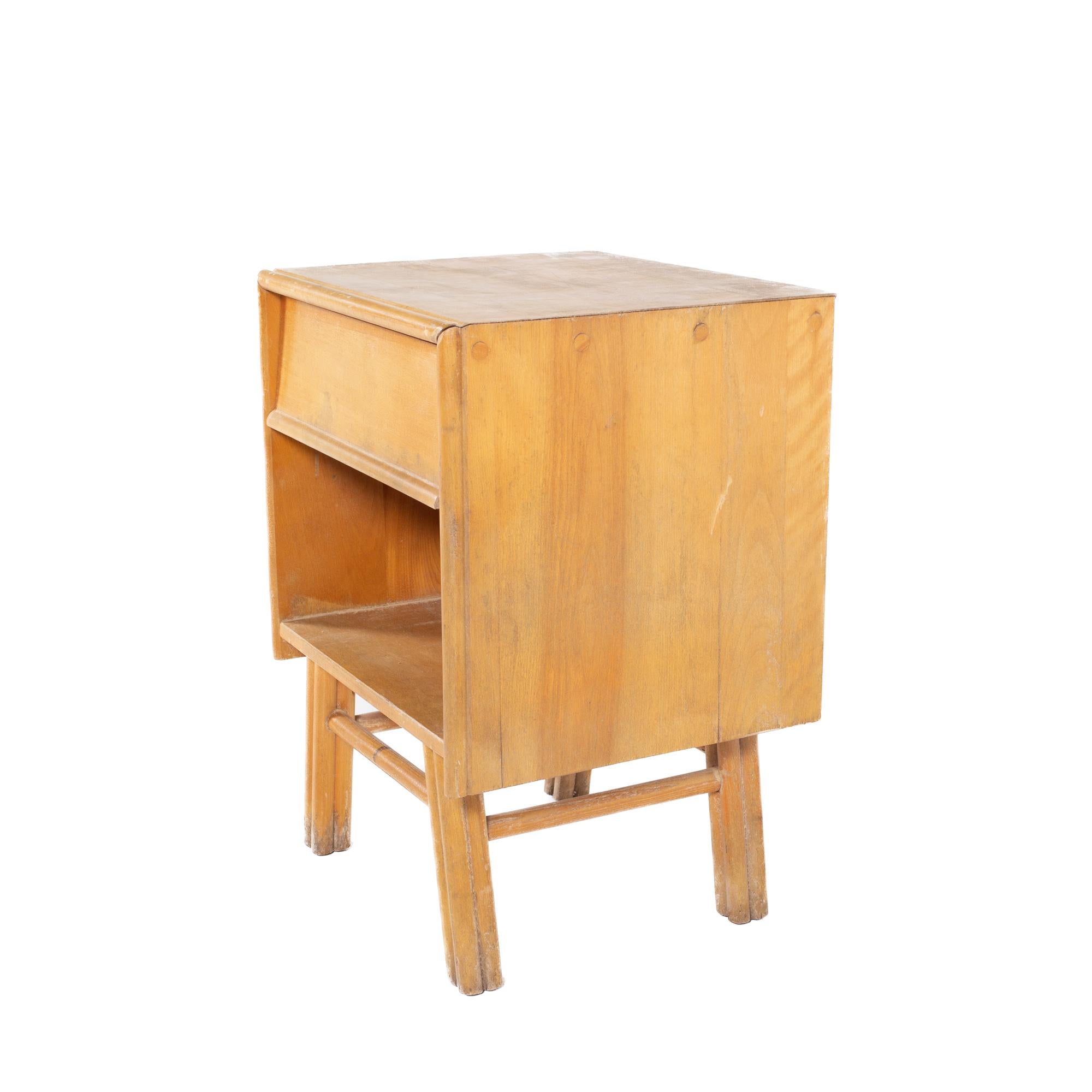 Heywood Wakefield Mid Century Bamboo Leg Nightstand In Good Condition For Sale In Countryside, IL