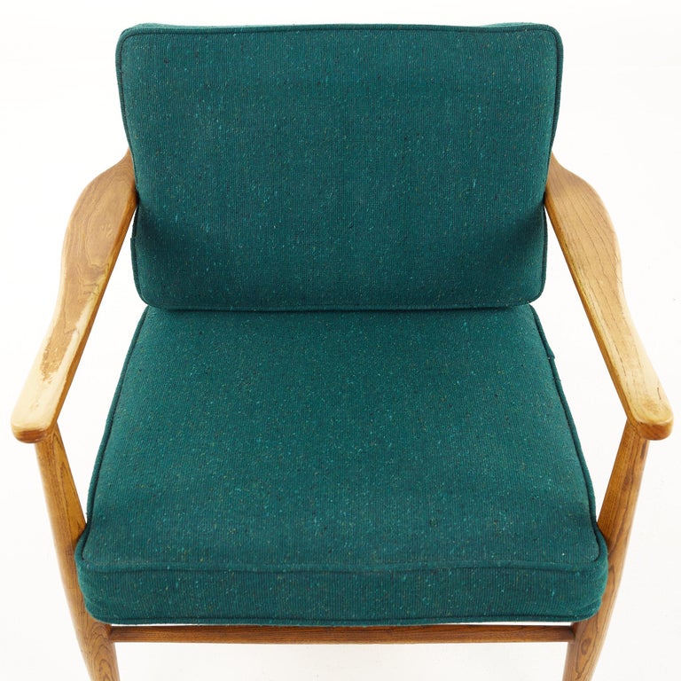 Heywood Wakefield Mid-Century Lounge Chair and Ottoman 9