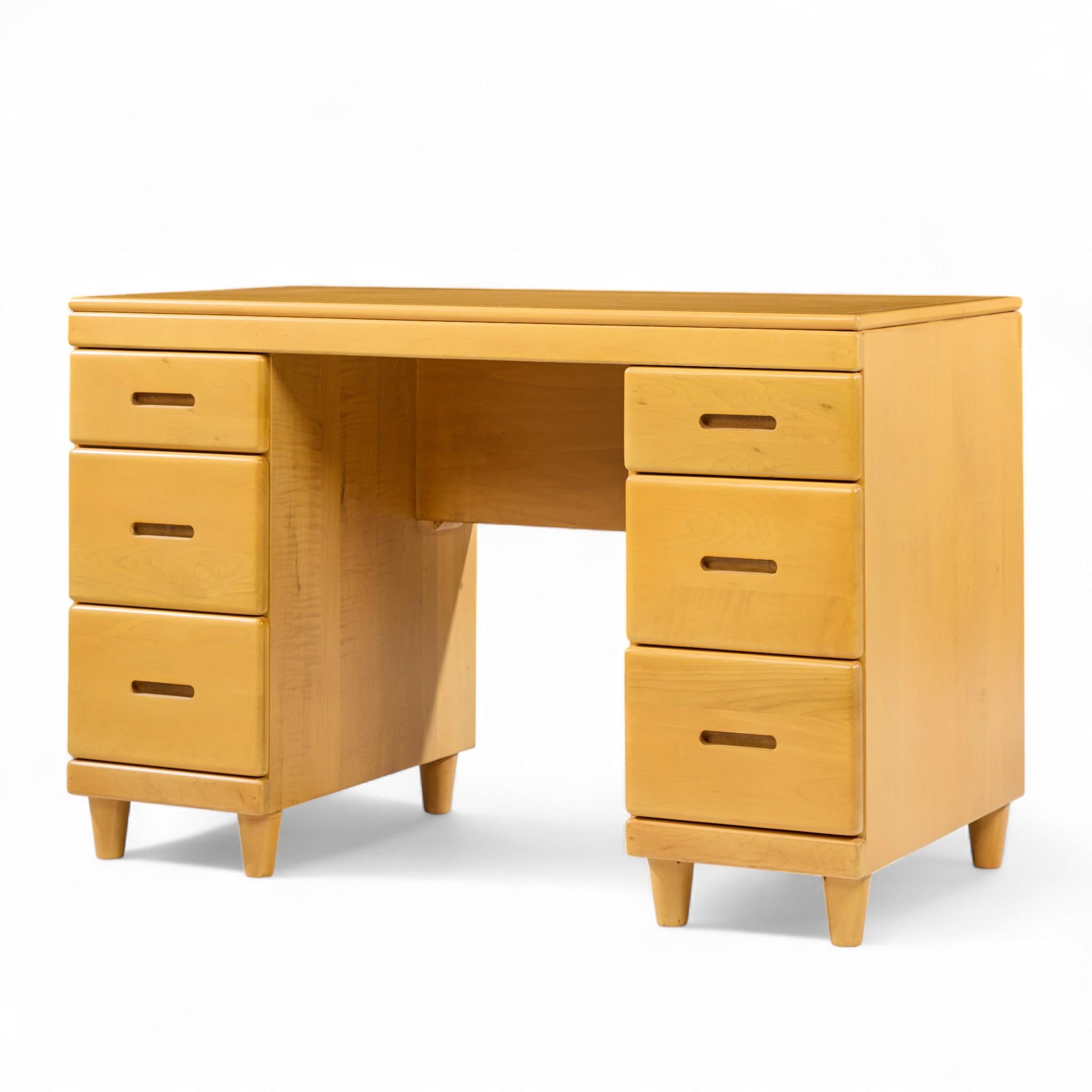 Mid-Century moderno Heywood Wakefield Mid Century Maple Bookcase Desk in vendita