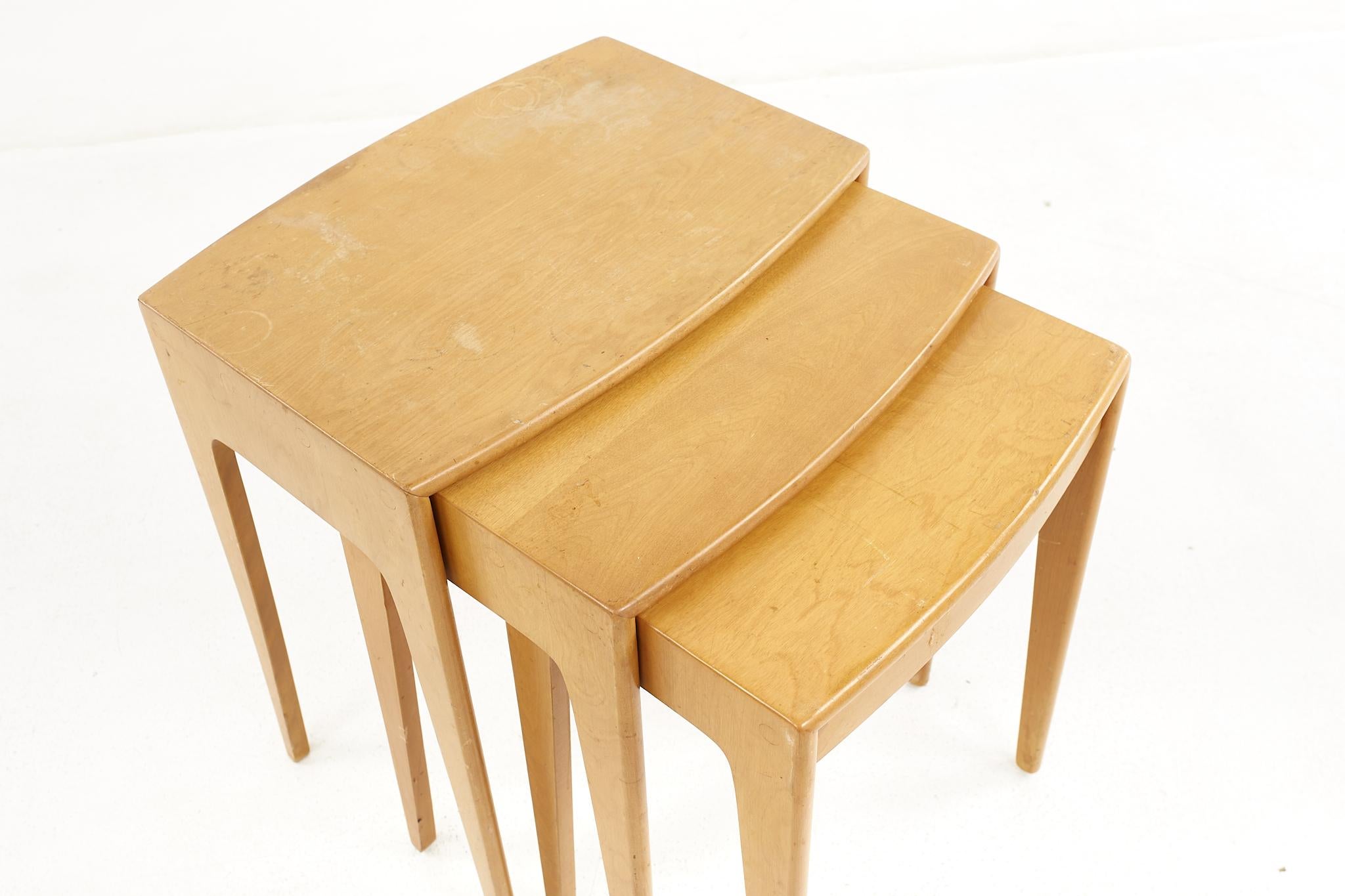 Heywood Wakefield Mid Century Maple Wheat Nesting Tables - Set of 3 For Sale 7
